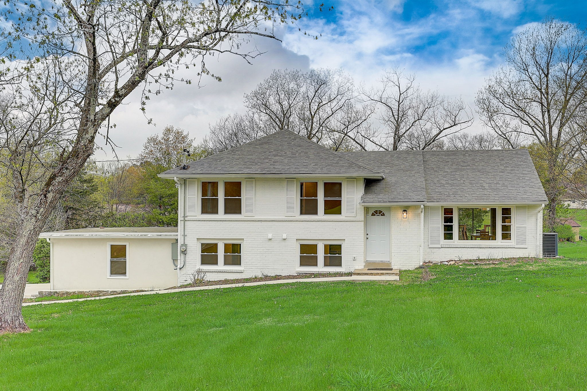 View Hendersonville, TN 37075 house