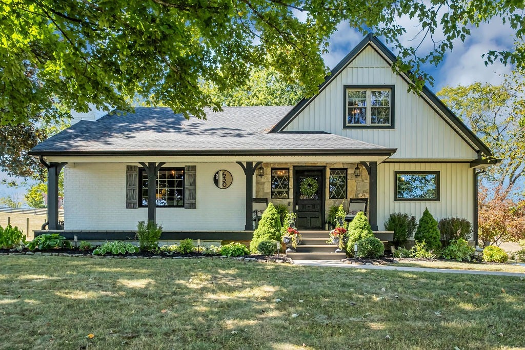 630 Douglas Ln