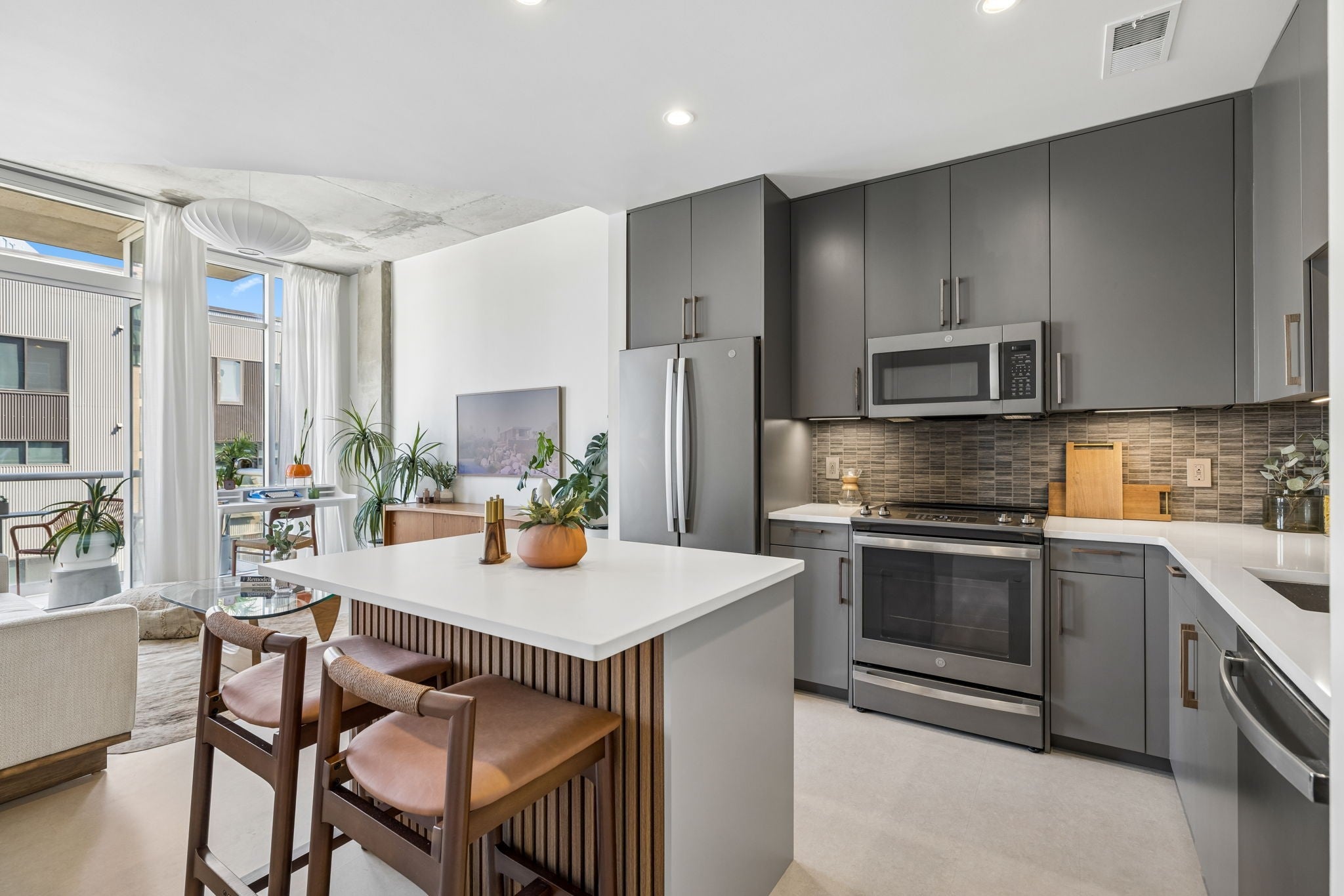 600 12th Ave S 710
