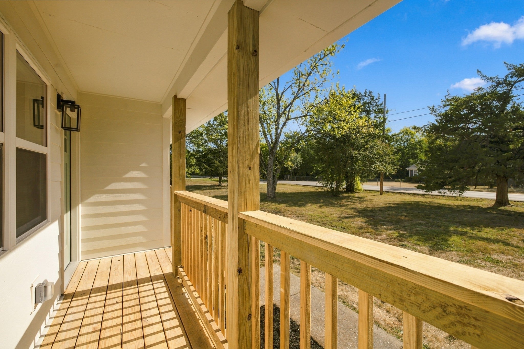 1127 Twin Oak Dr
