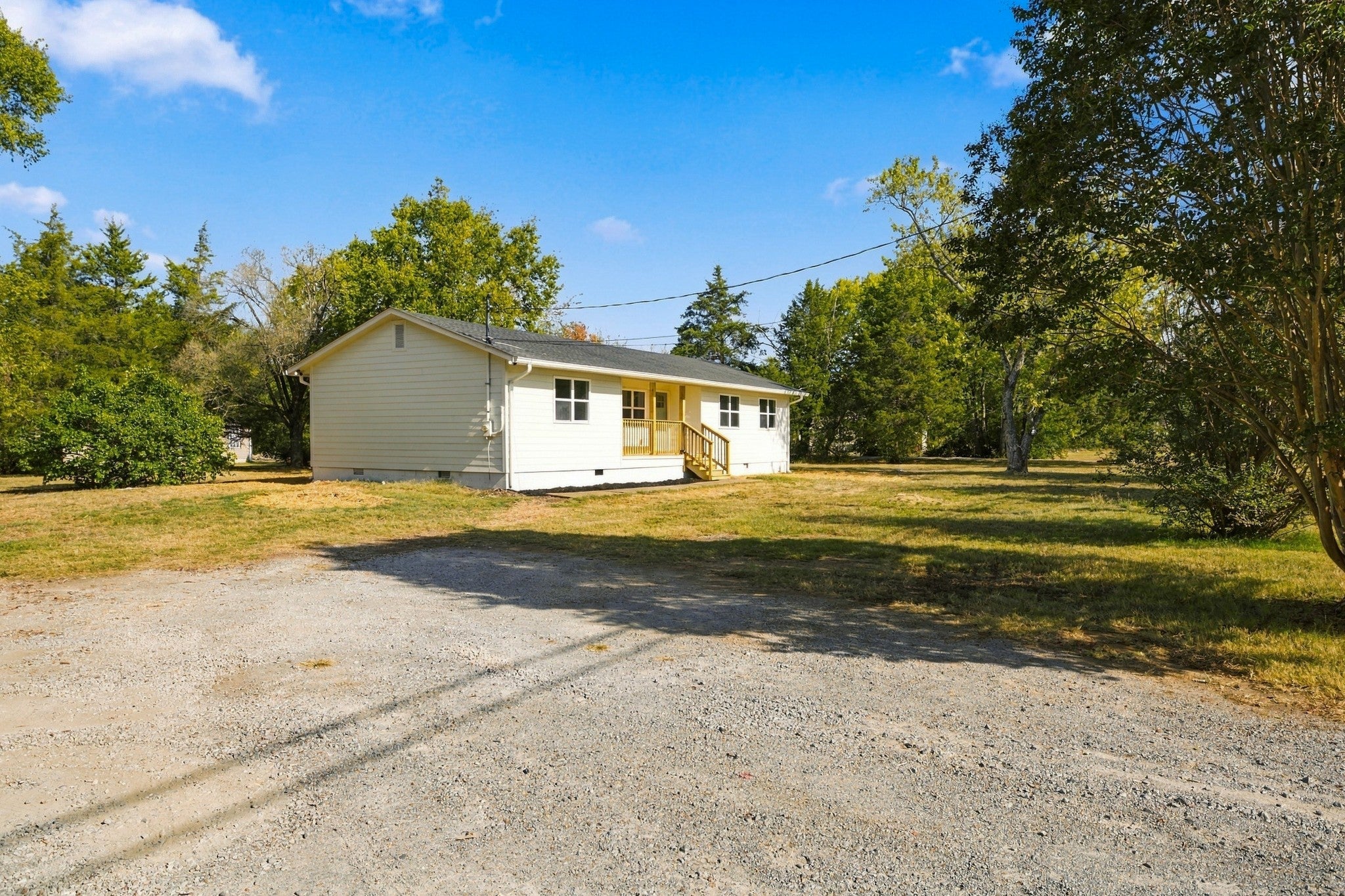 1127 Twin Oak Dr