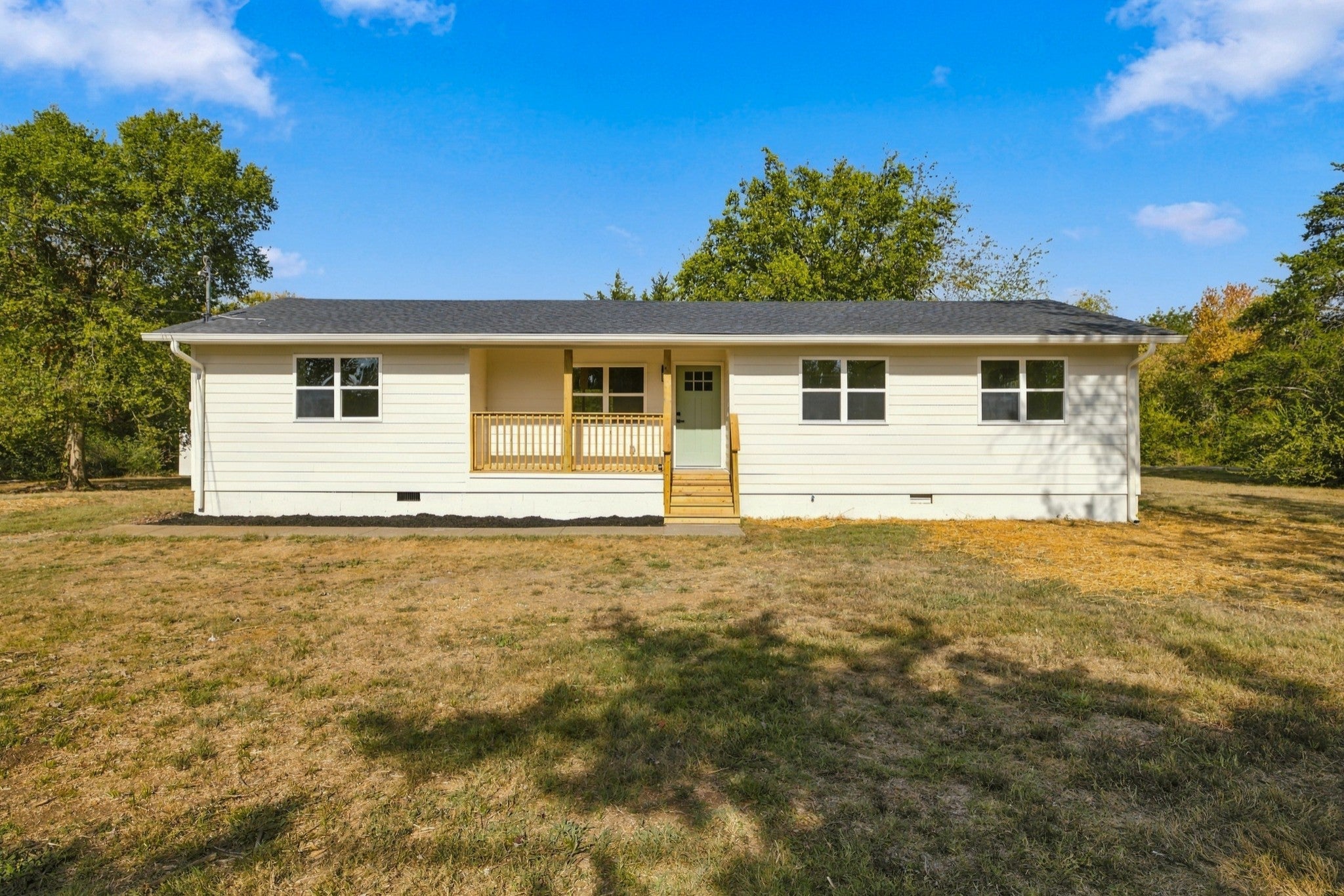 1127 Twin Oak Dr