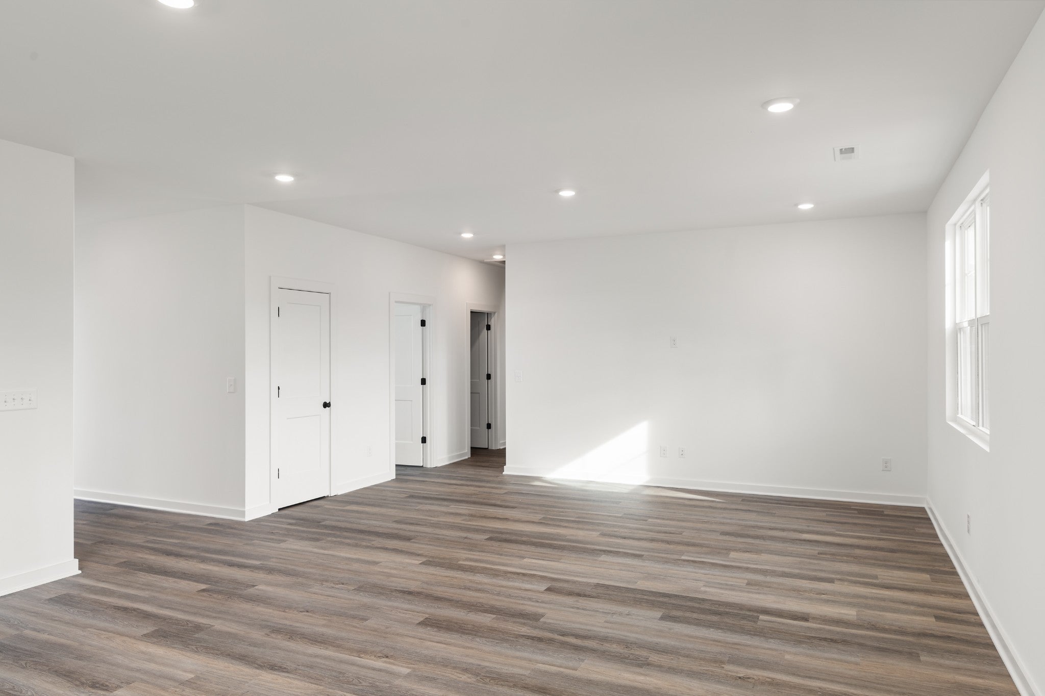 2292 Nicholas Ave