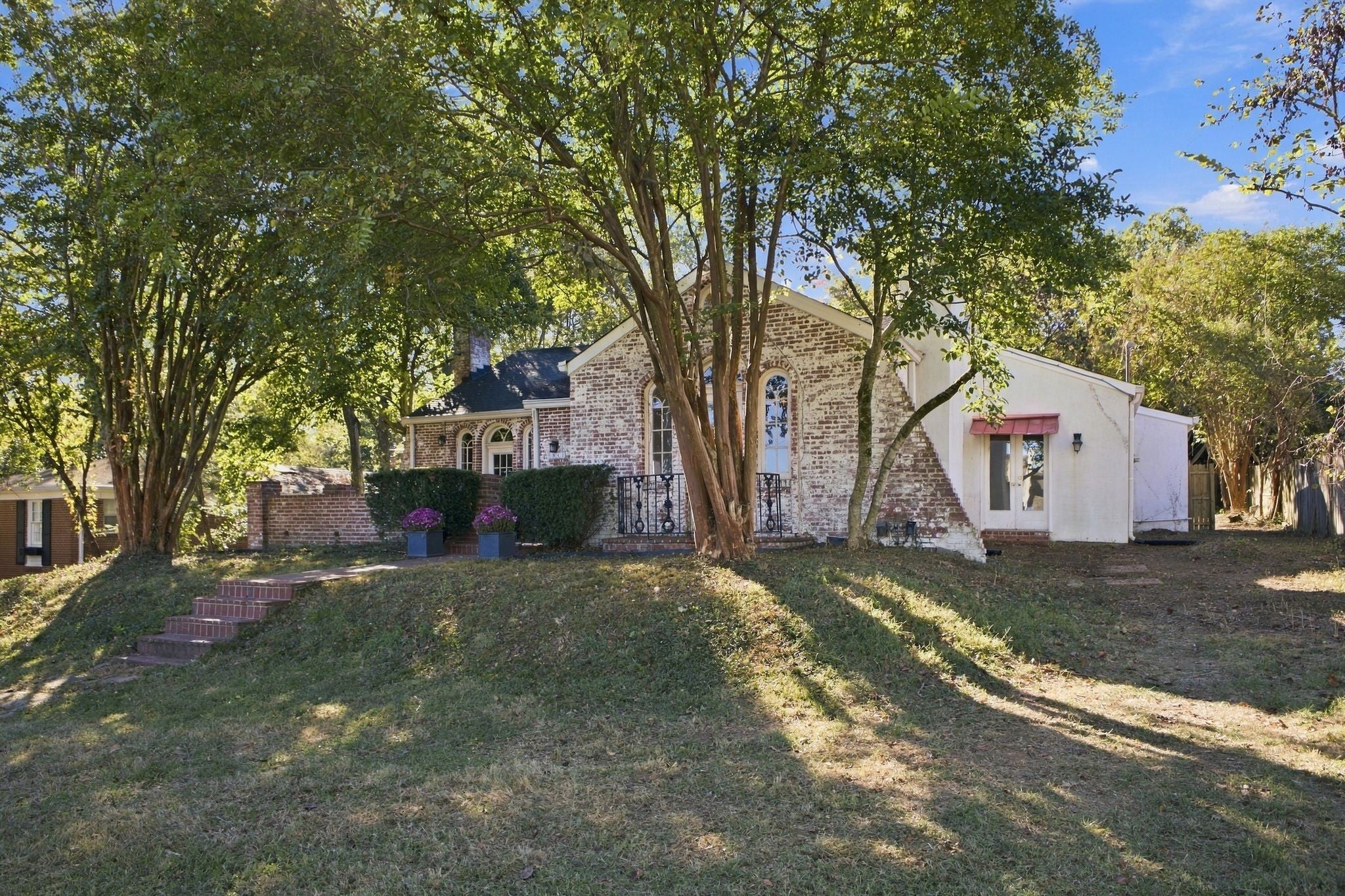 3911 Kimpalong Ave
