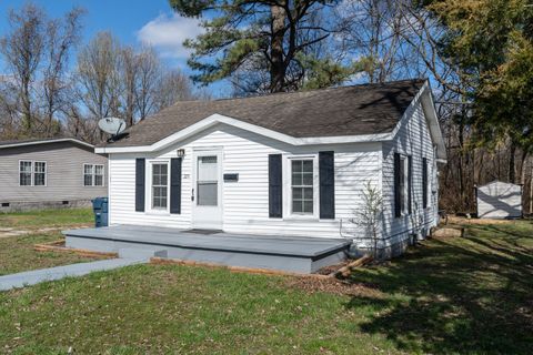 223 Cedar St, Hohenwald, TN 38462 - MLS#: 2805457
