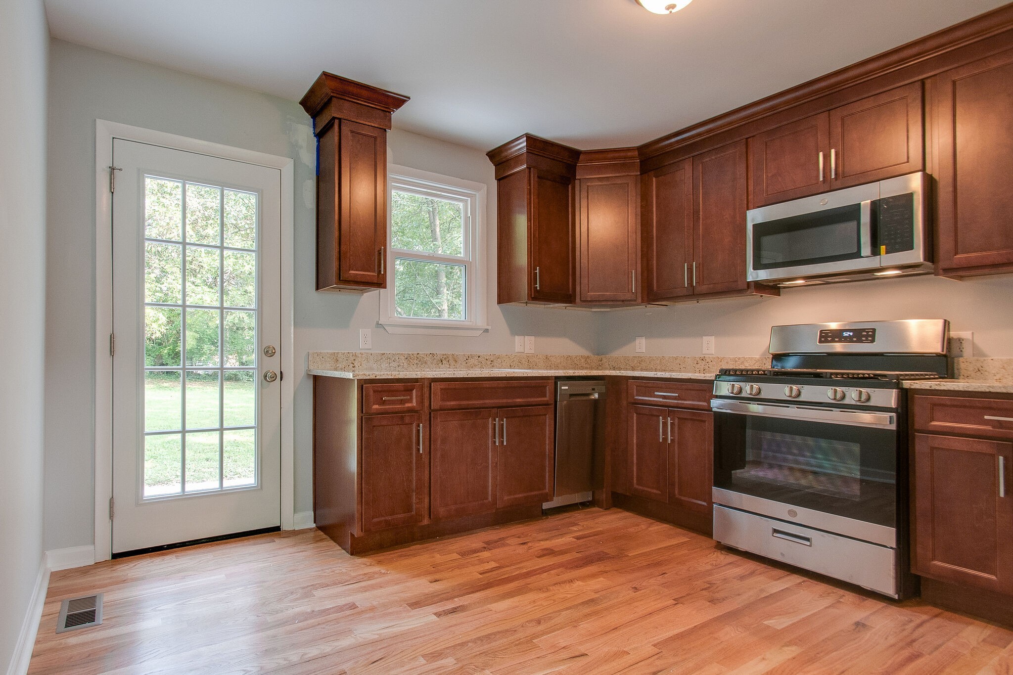 212 Chestnut Ln