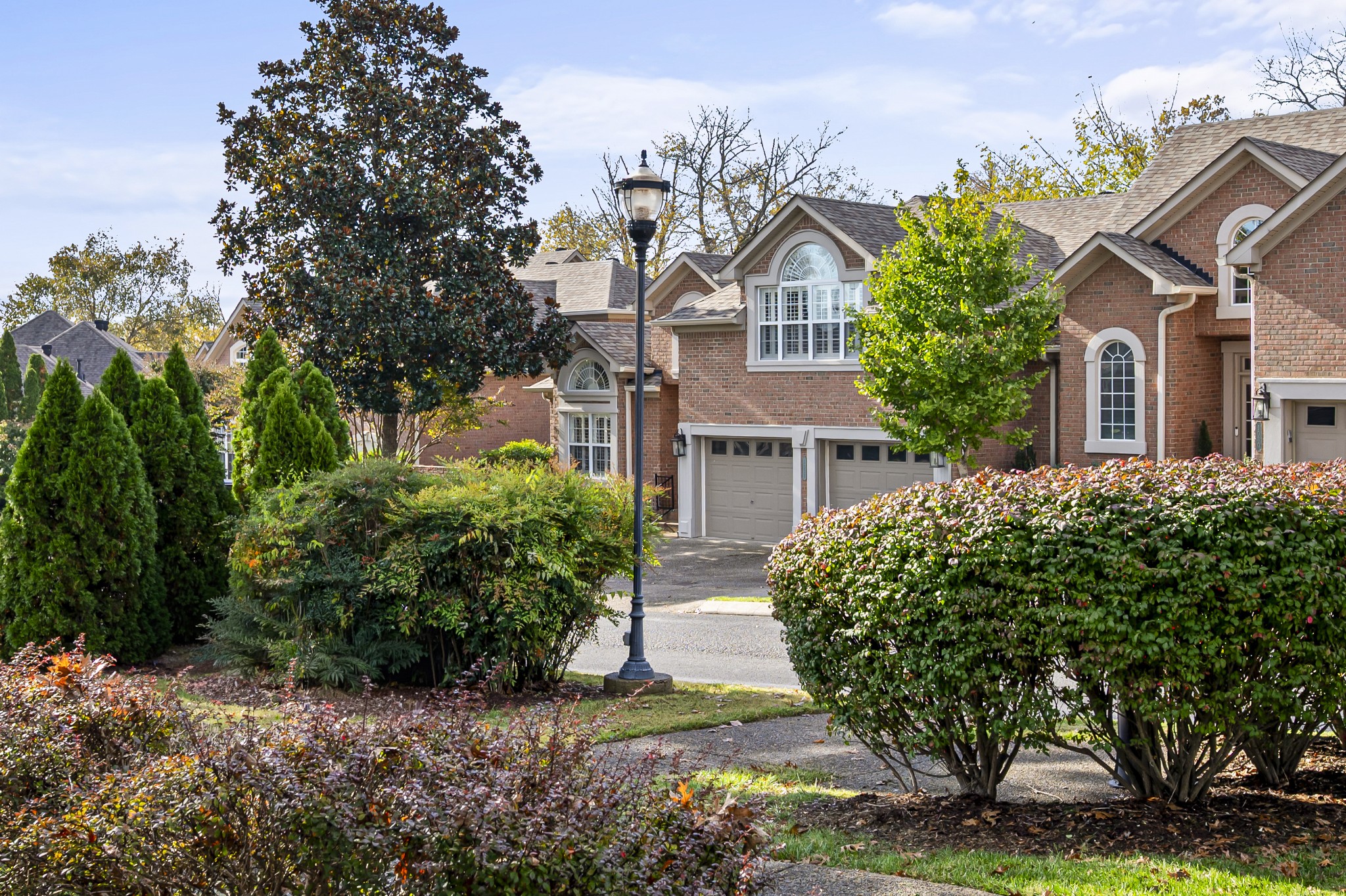 1032 Golf Club Cir W