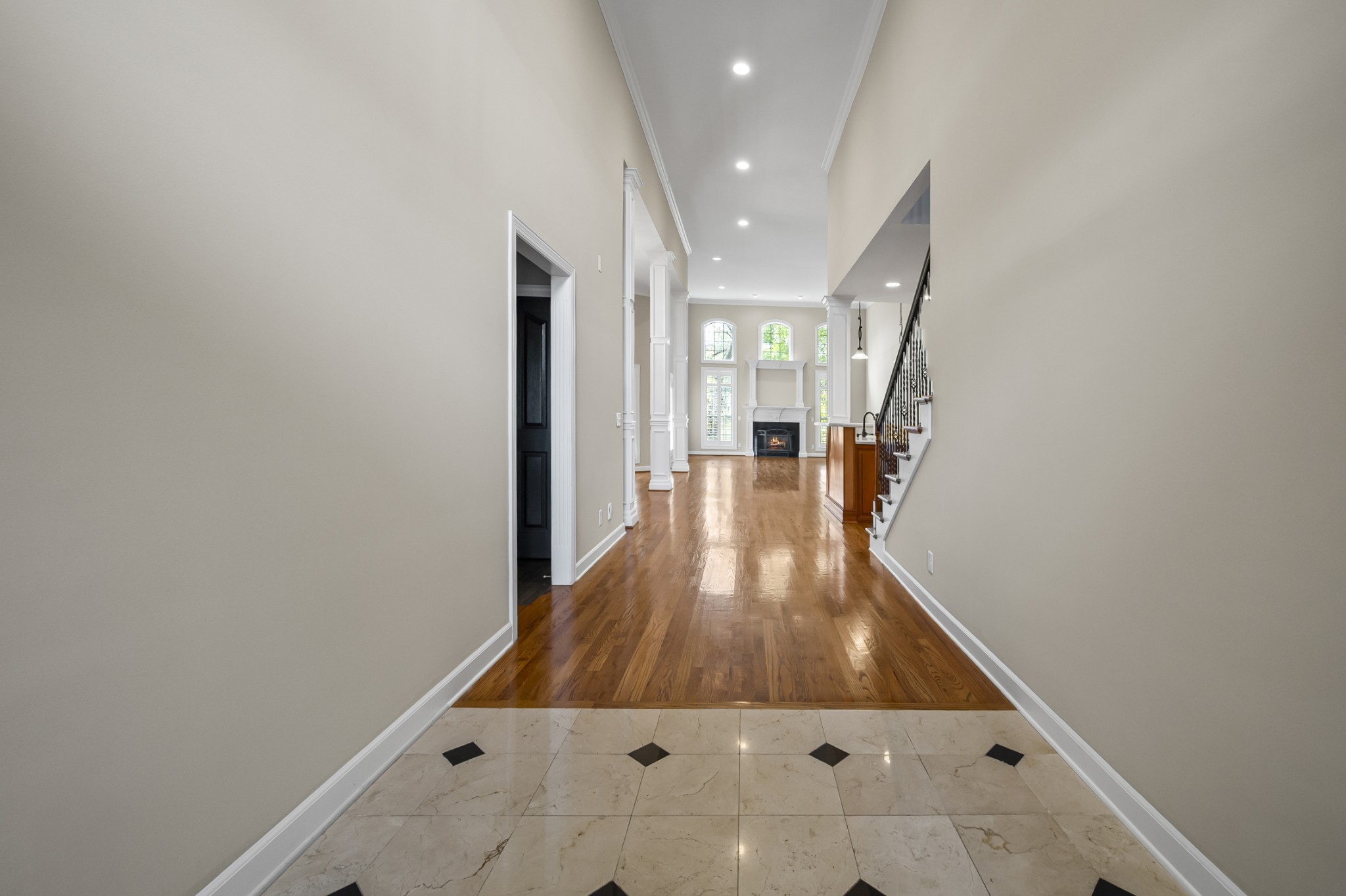 1032 Golf Club Cir W