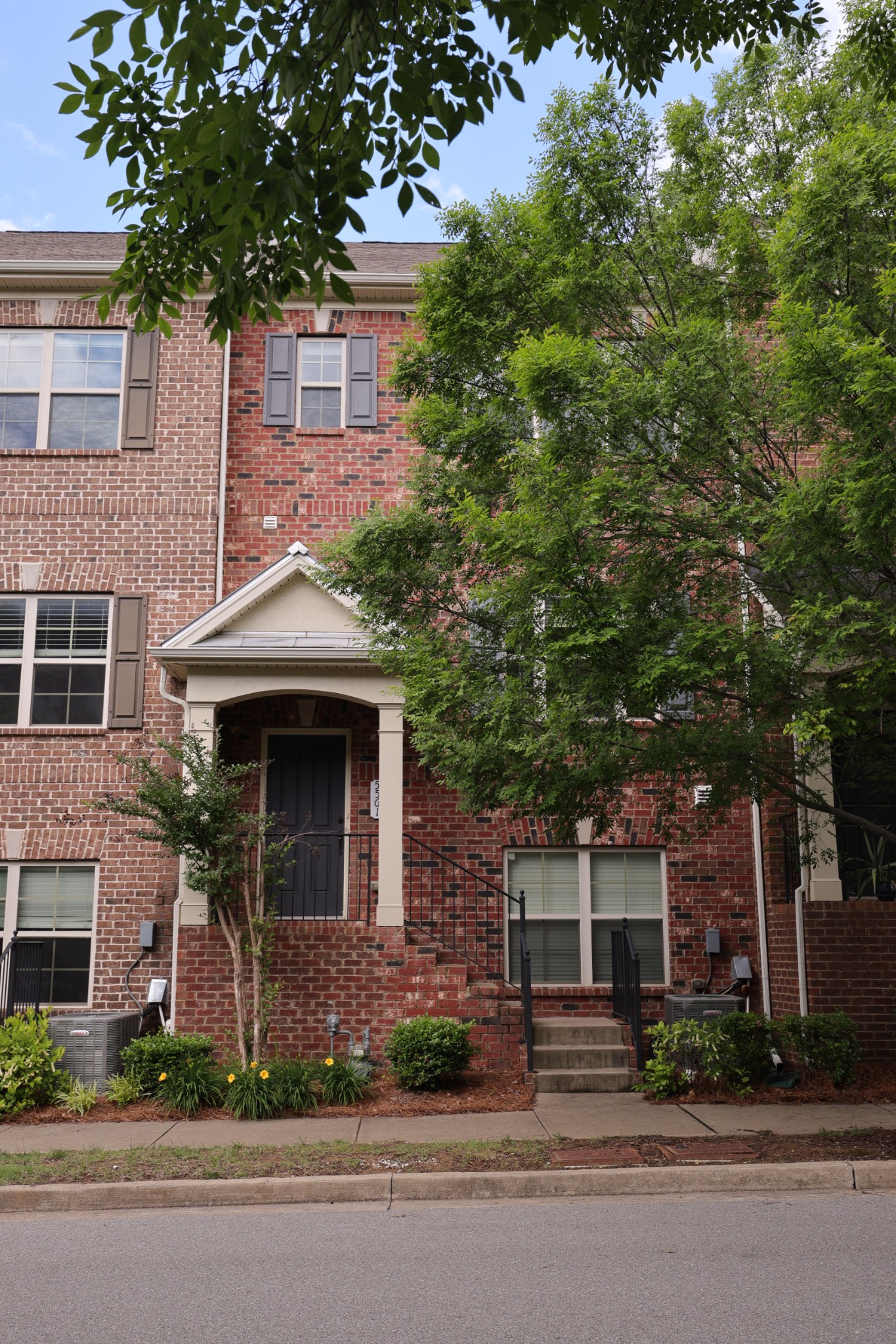 5561 Prada Dr