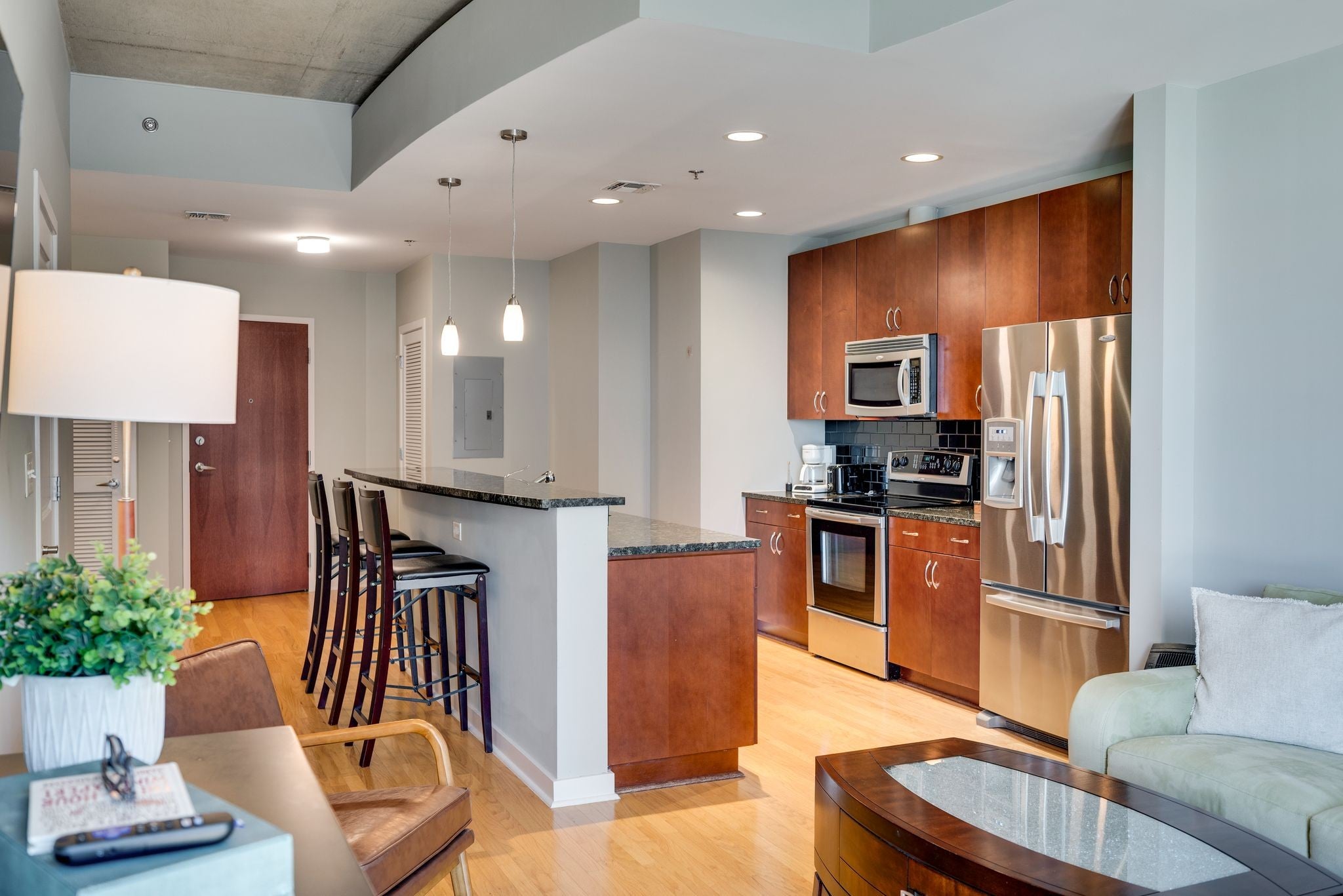 1-bed condo sold in Nashville, TN 37201, 301 Demonbreun St 1702 301 Demonbreun St 1702, Nashville TN 37201 1-bed condo, photo 2 of 28