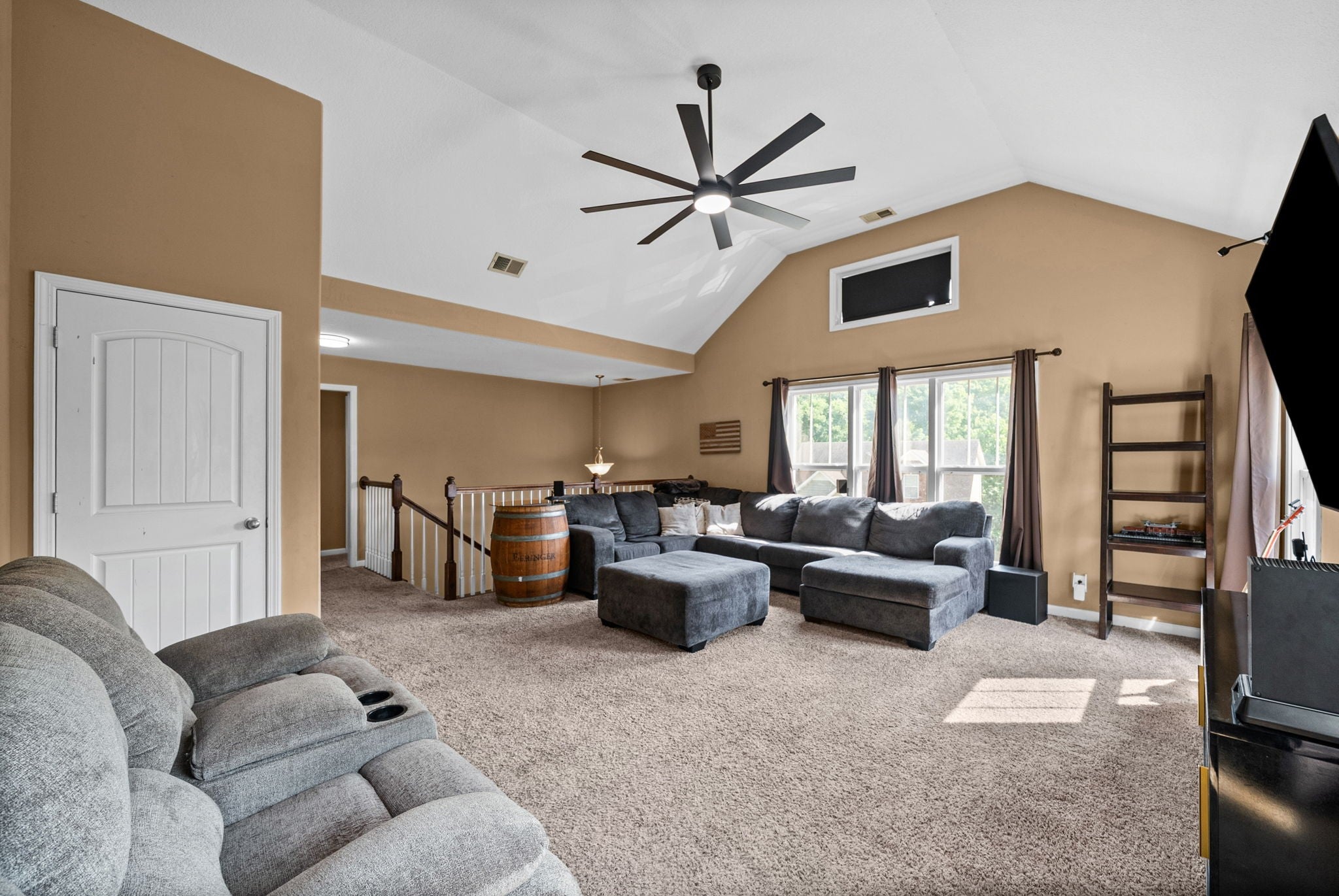 627 Hidden Valley Dr