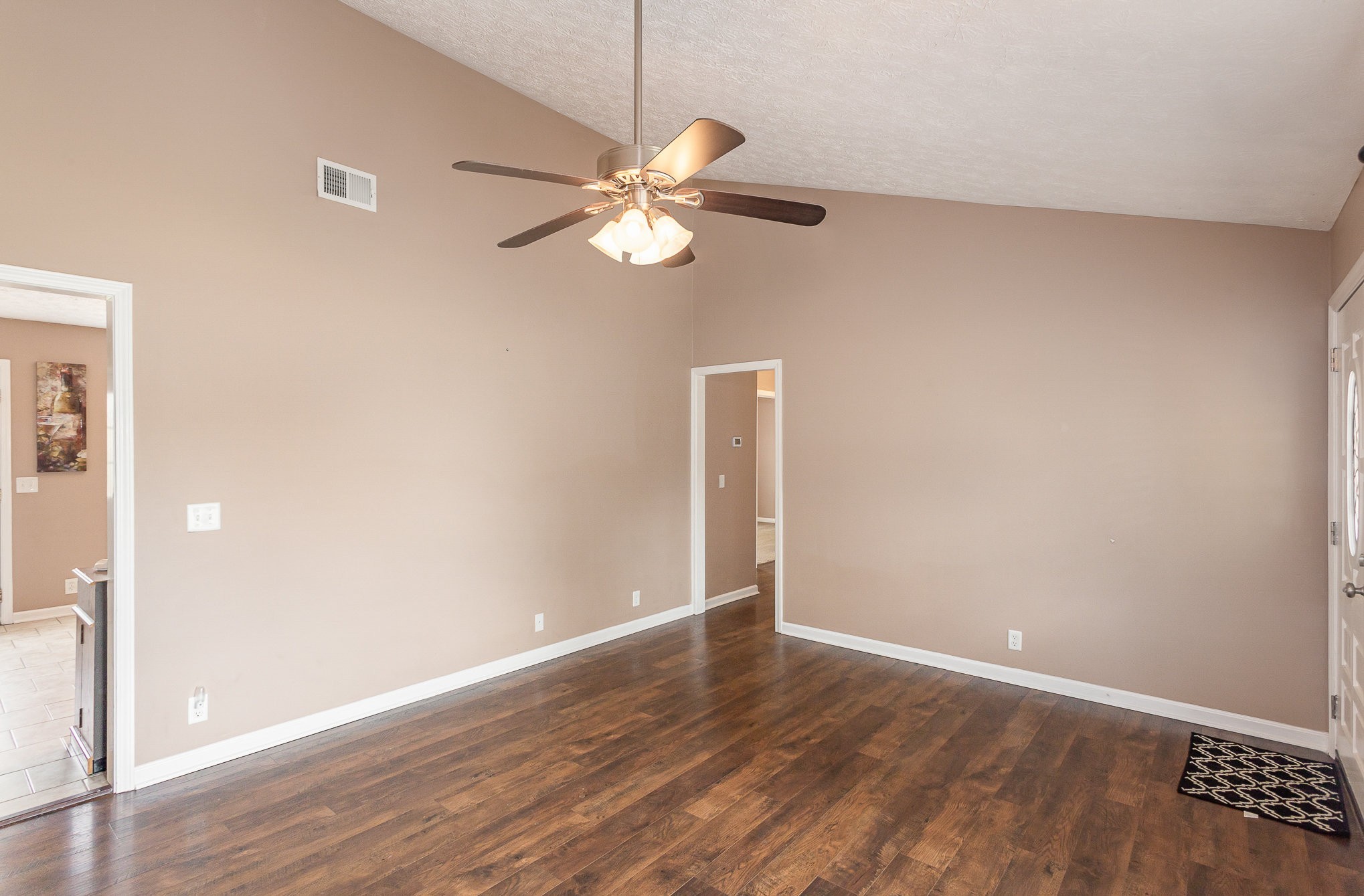 1019 Willowbank Dr S