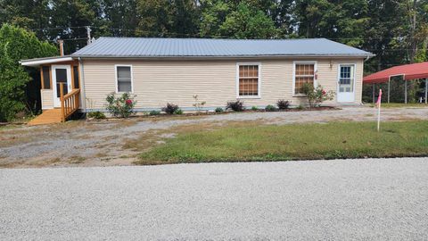 Photo of 348 Bill Hunter Rd, Celina, TN 38551 (MLS # 3180163)