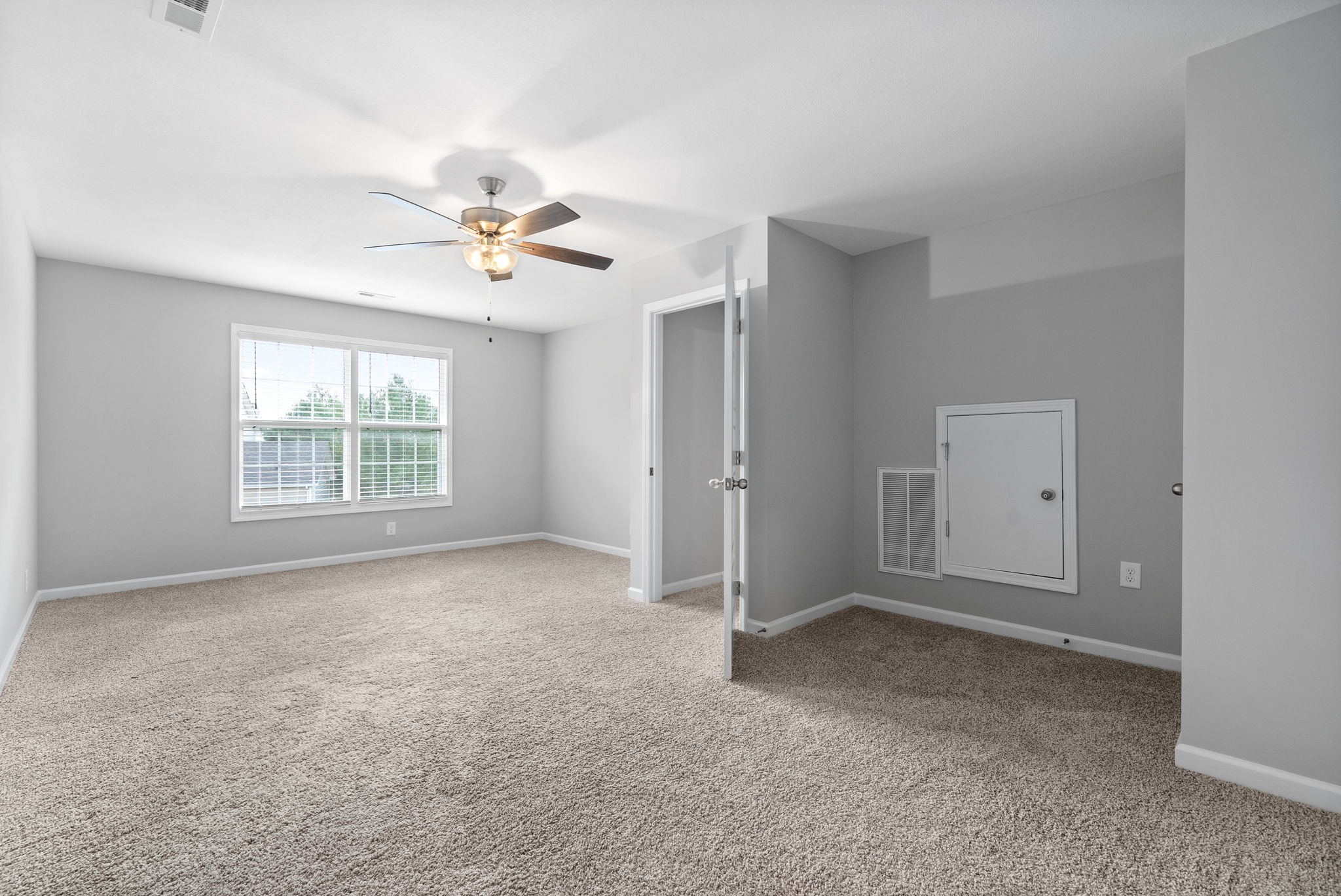 Clarksville, Tennessee 37040, United States, 3 Bedrooms Bedrooms, ,3 BathroomsBathrooms,Residential,Active,21338