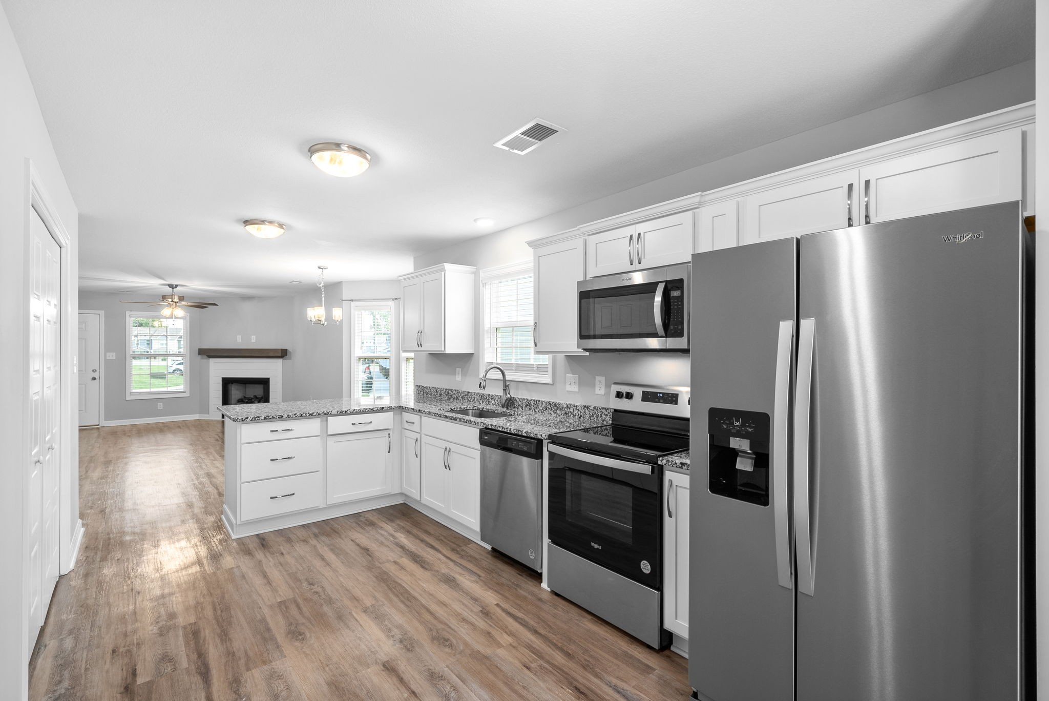 Clarksville, Tennessee 37040, United States, 3 Bedrooms Bedrooms, ,3 BathroomsBathrooms,Residential,Active,21338
