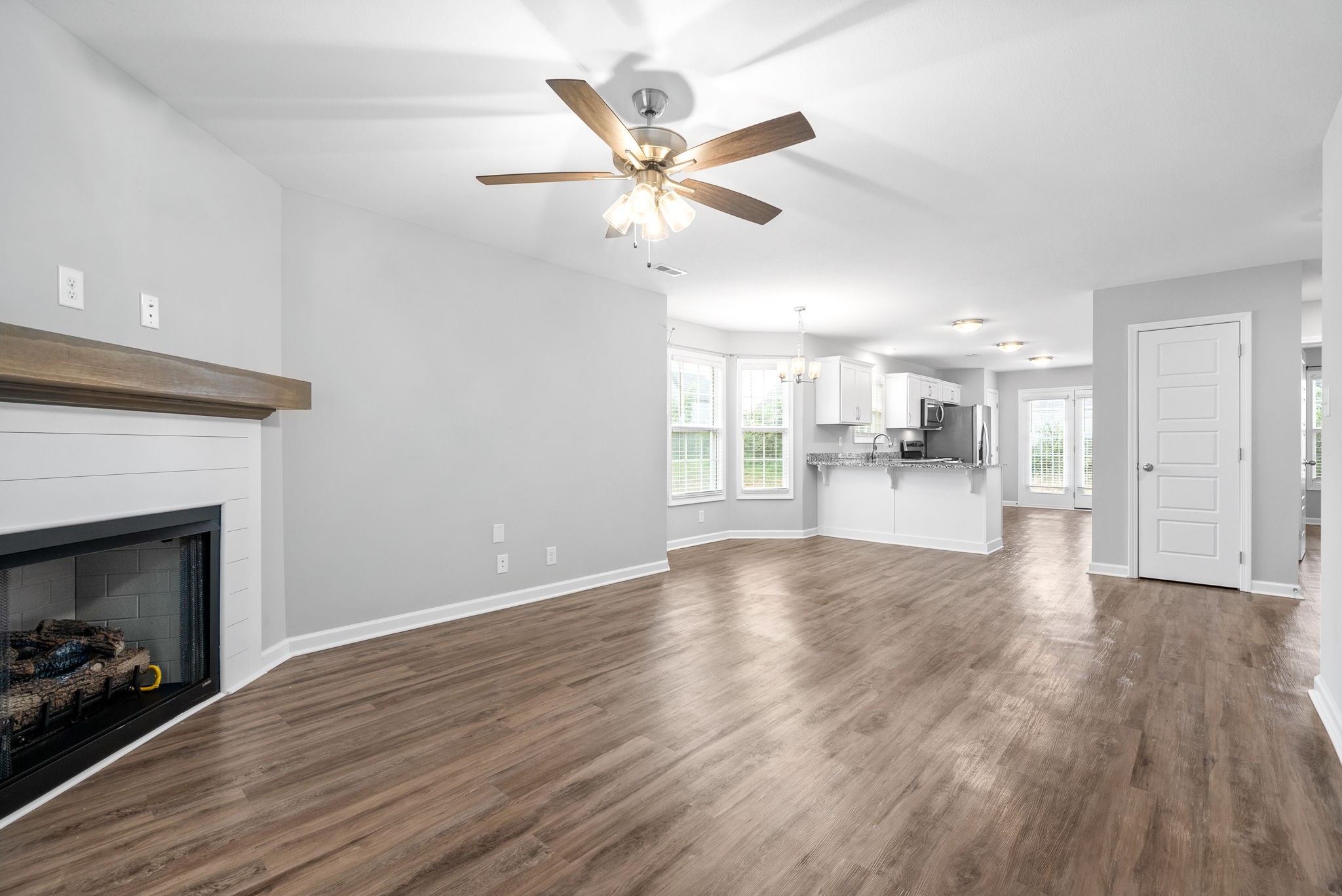 Clarksville, Tennessee 37040, United States, 3 Bedrooms Bedrooms, ,3 BathroomsBathrooms,Residential,Active,21338