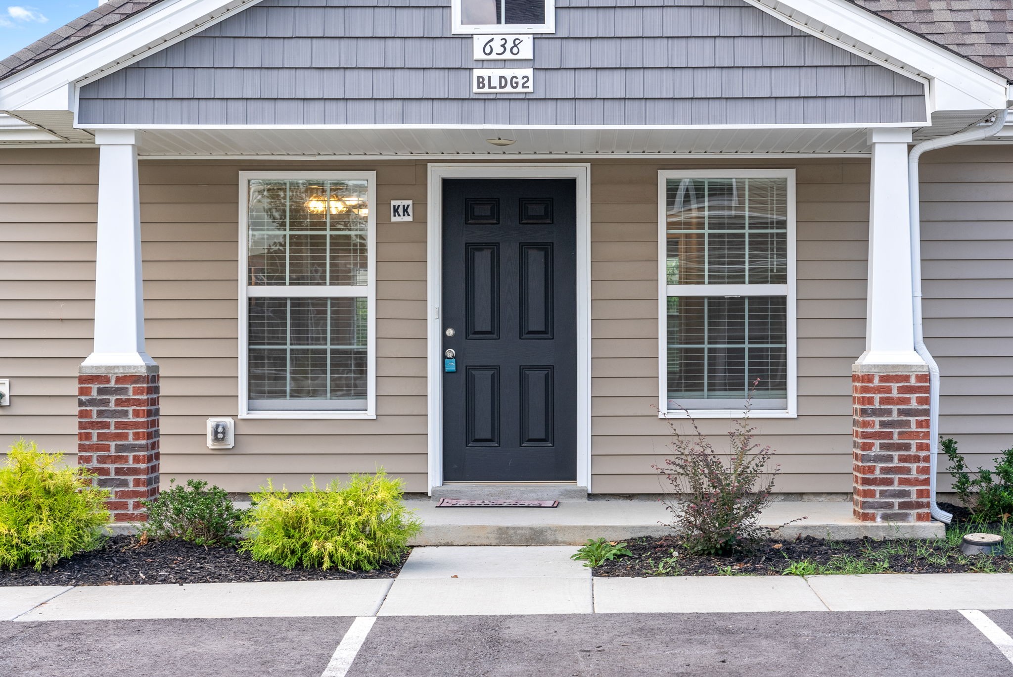 Clarksville, Tennessee 37040, United States, 3 Bedrooms Bedrooms, ,3 BathroomsBathrooms,Residential,Active,21338