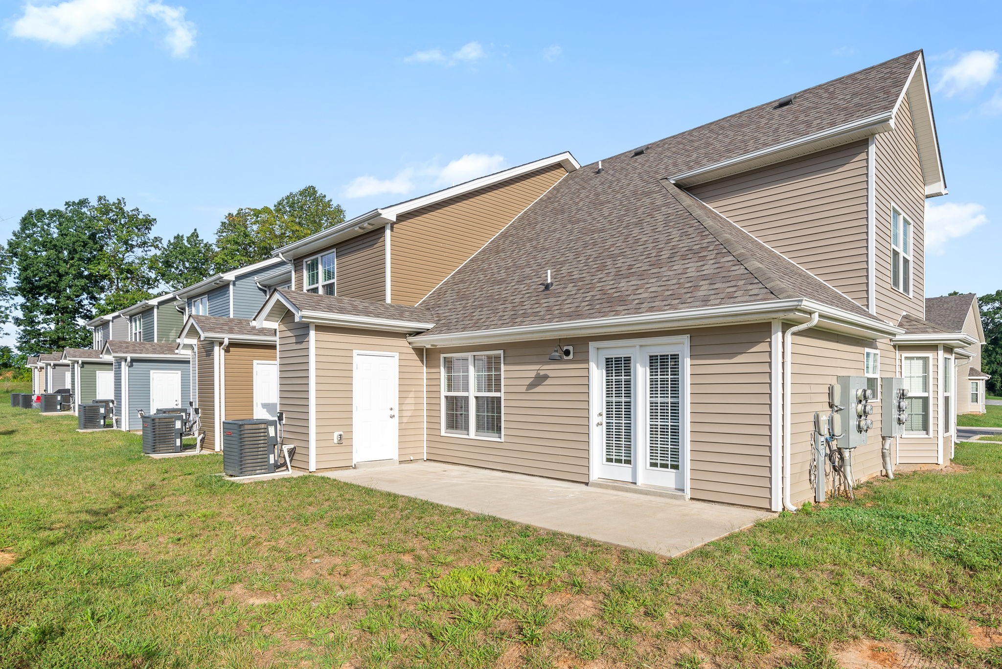 Clarksville, Tennessee 37040, United States, 3 Bedrooms Bedrooms, ,3 BathroomsBathrooms,Residential,Active,21338
