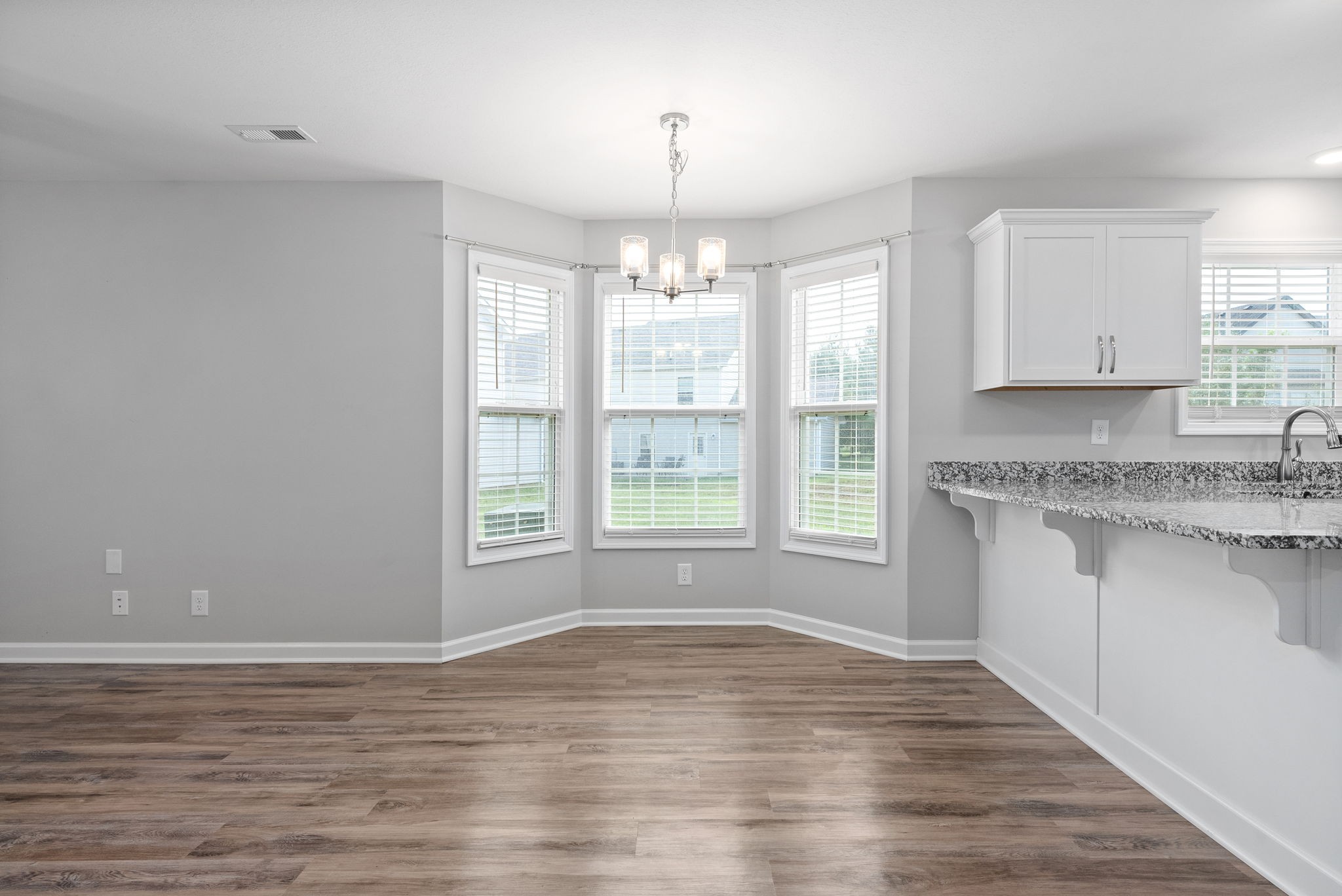Clarksville, Tennessee 37040, United States, 3 Bedrooms Bedrooms, ,3 BathroomsBathrooms,Residential,Active,21338