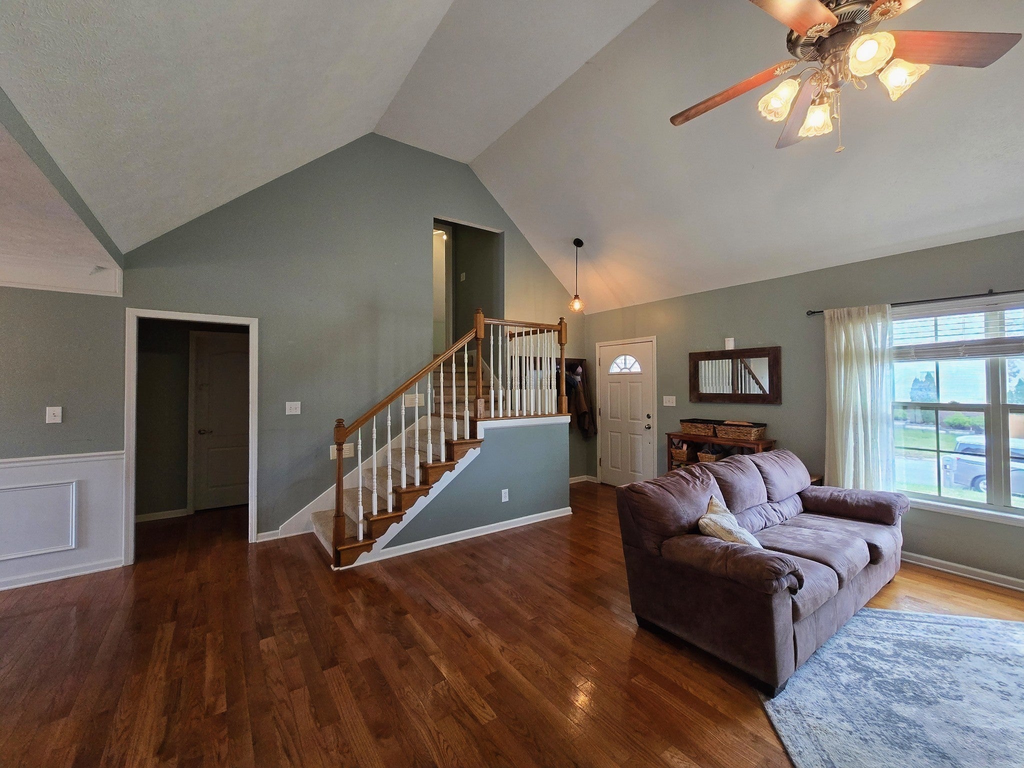 594 Mountain View Dr