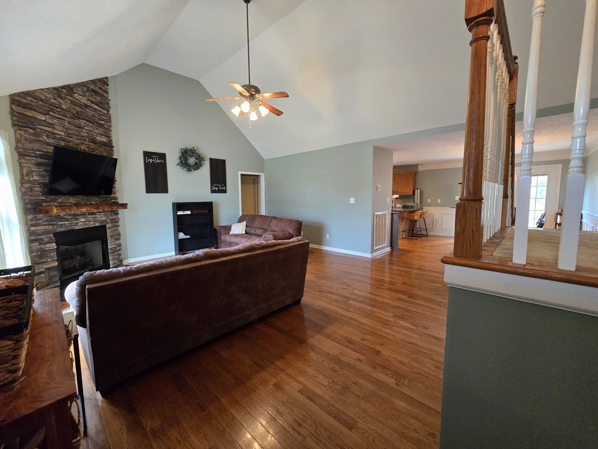 594 Mountain View Dr