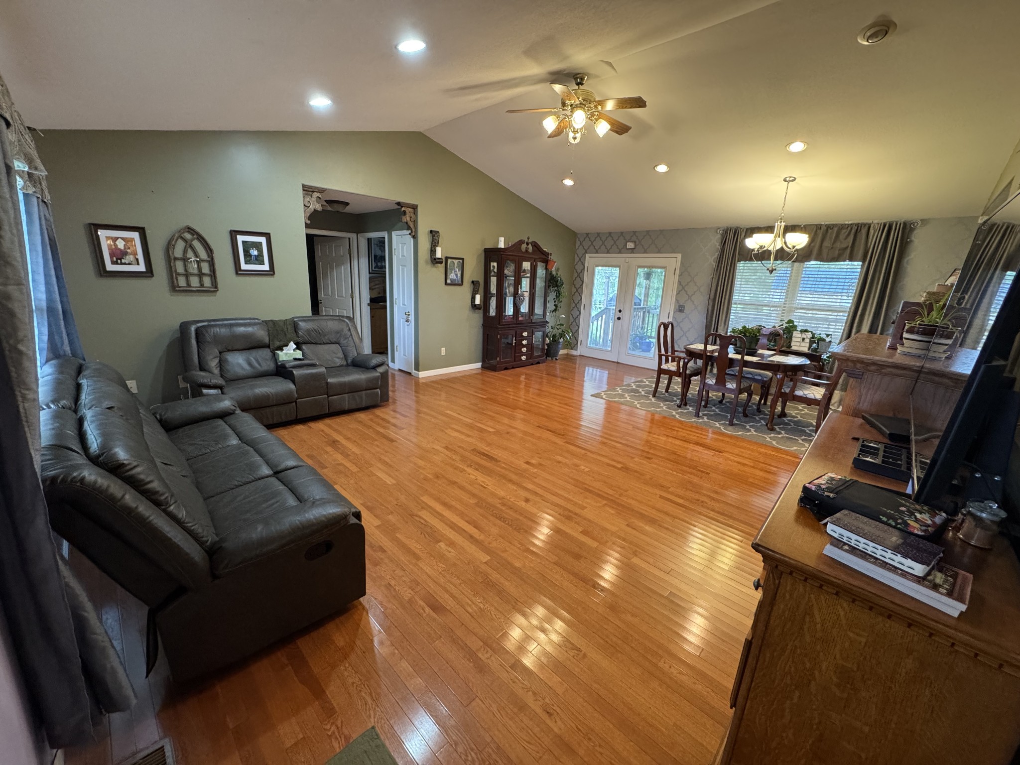 2426 Bowman Loop
