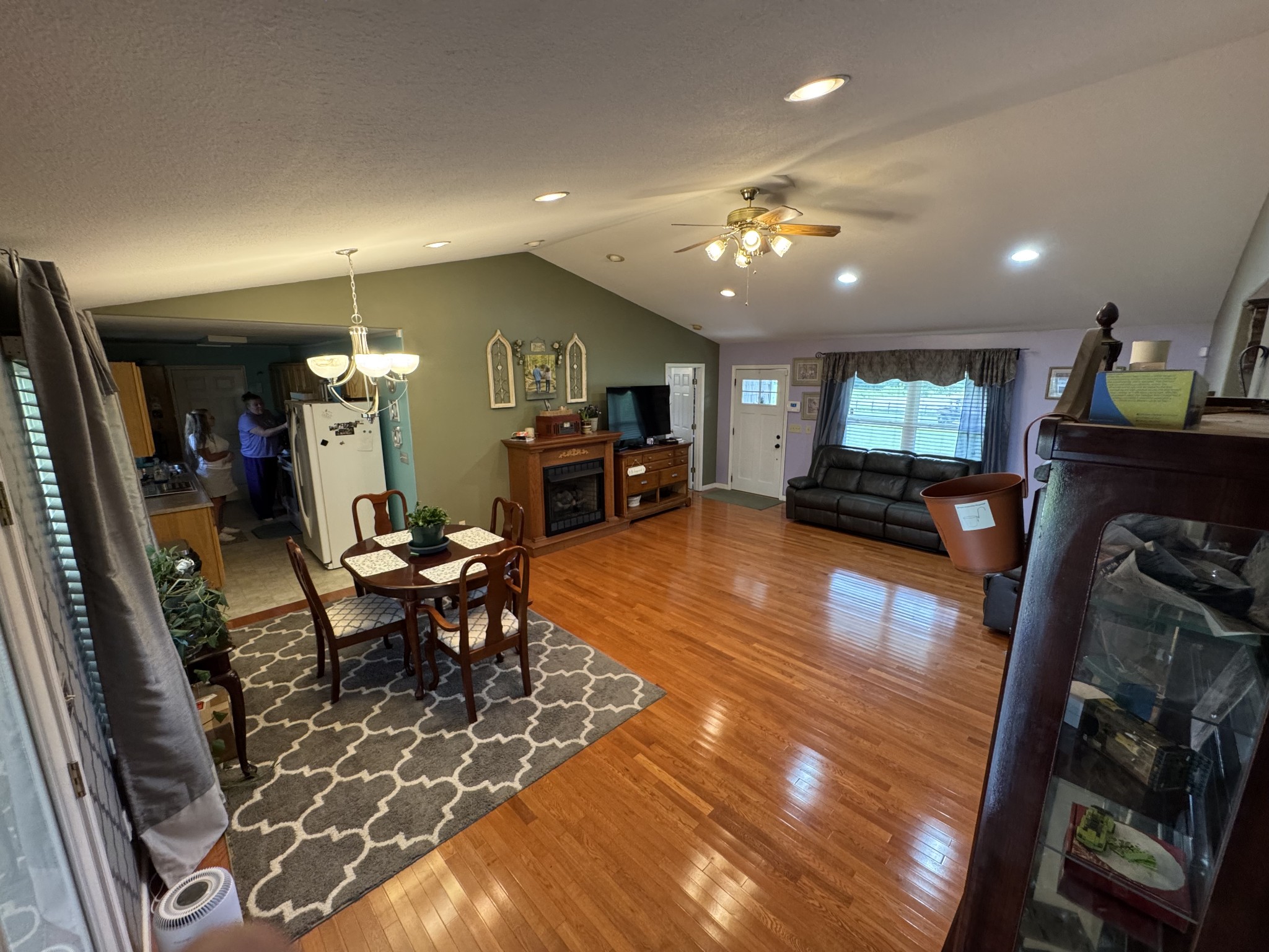 2426 Bowman Loop