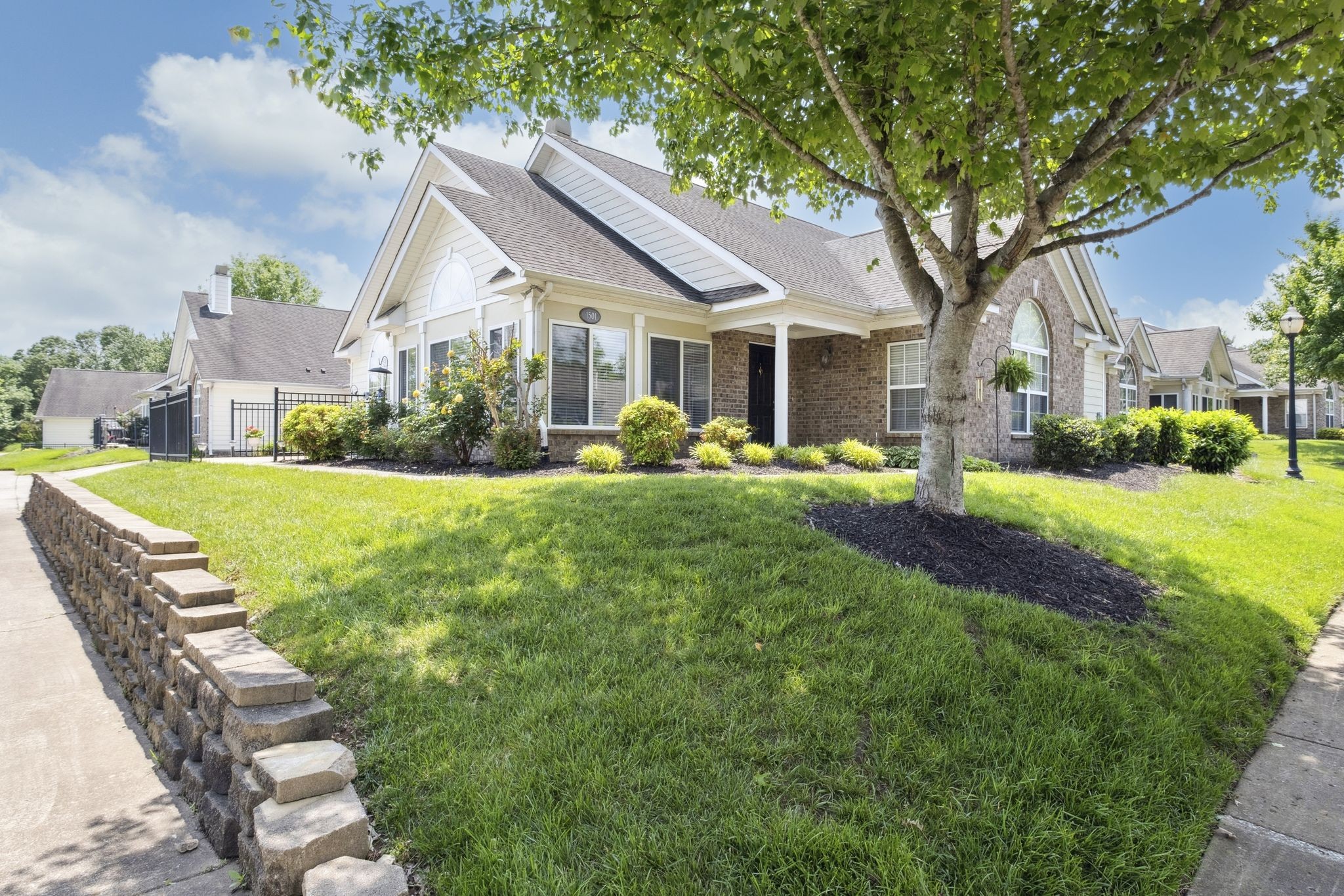 825 S Browns Ln 1501