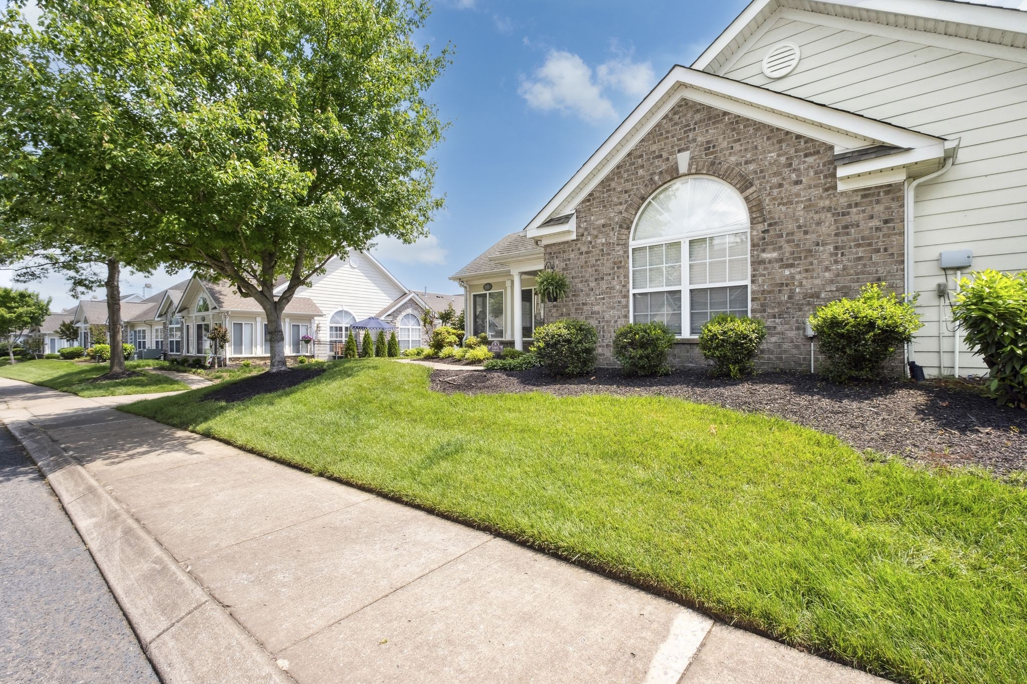 825 S Browns Ln 1501