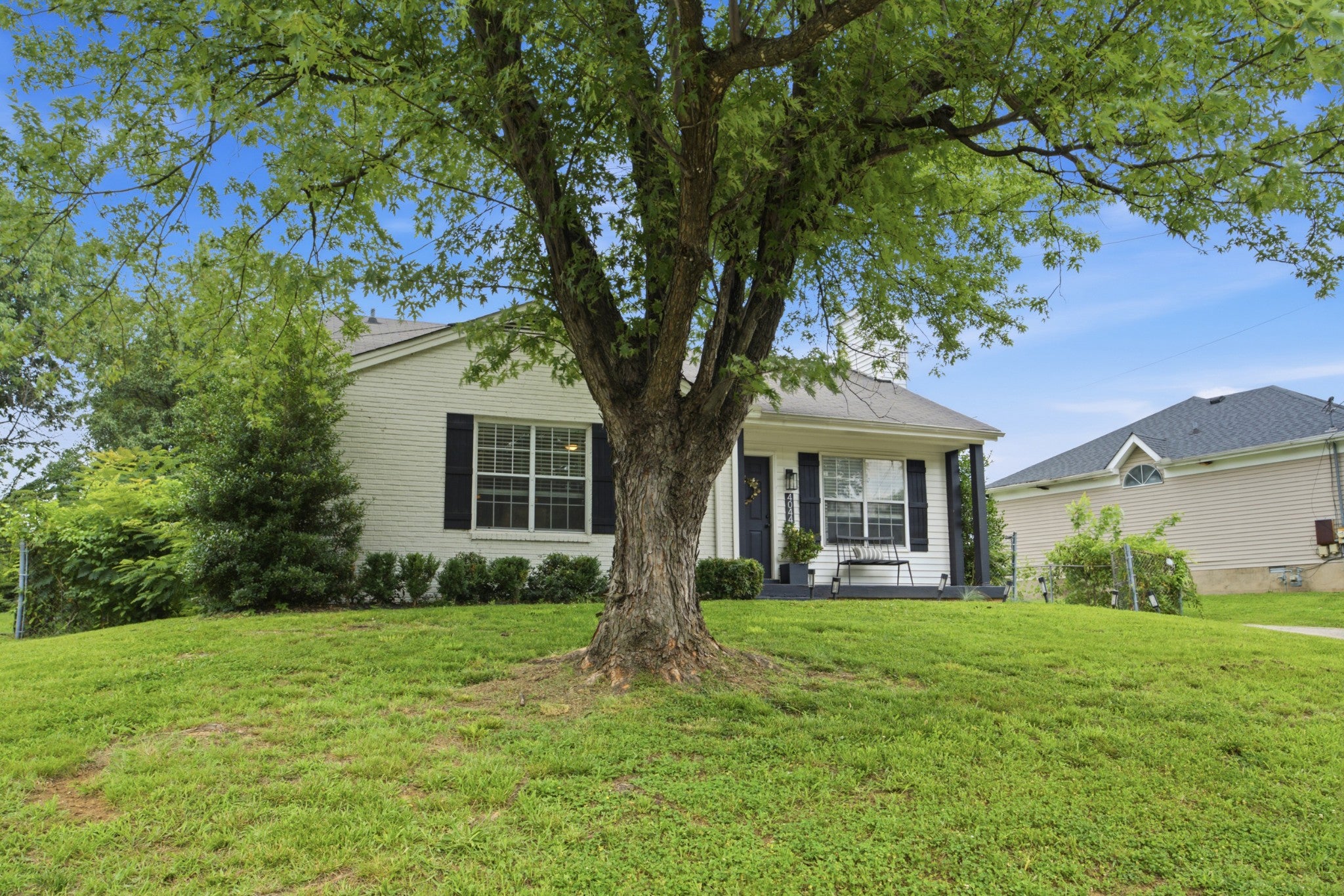 4044 Scotwood Dr, Nashville TN 37211 3-bed home, photo 2 of 35