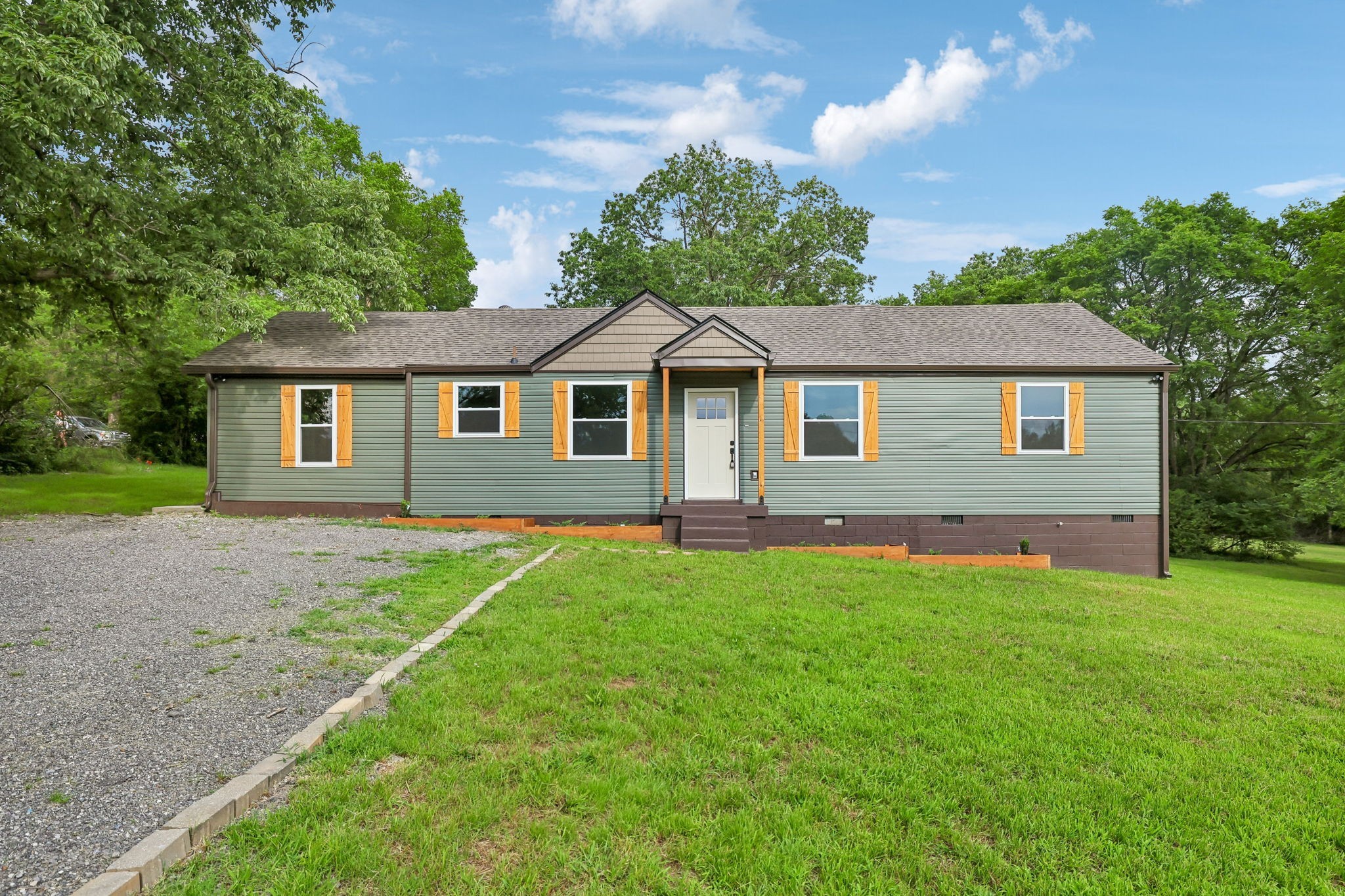 305 Randy Rd - Photo 2