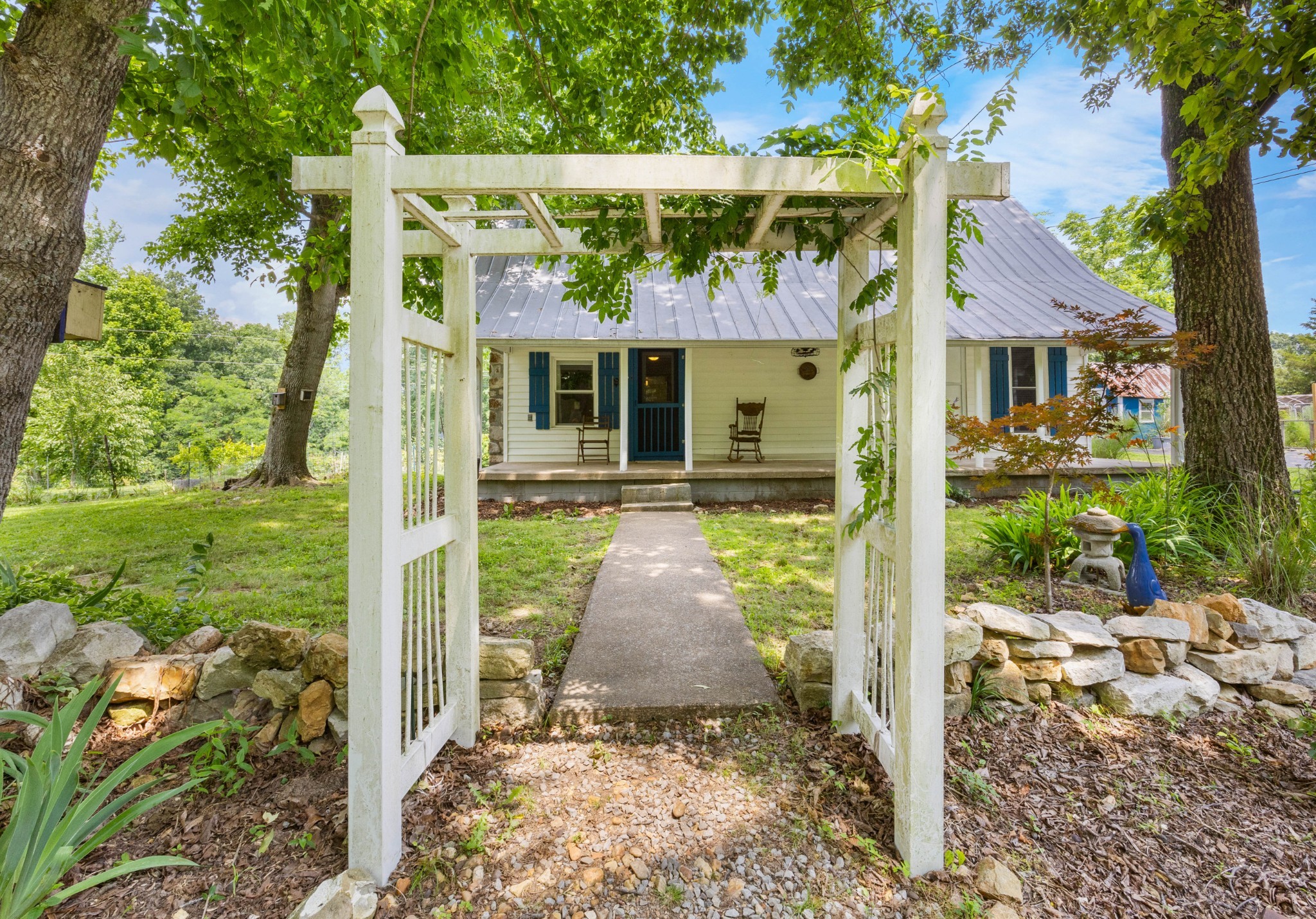 379 Gunson Ridge Rd