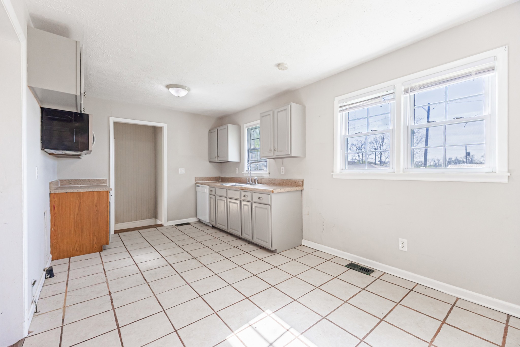 138 Barbara Ave