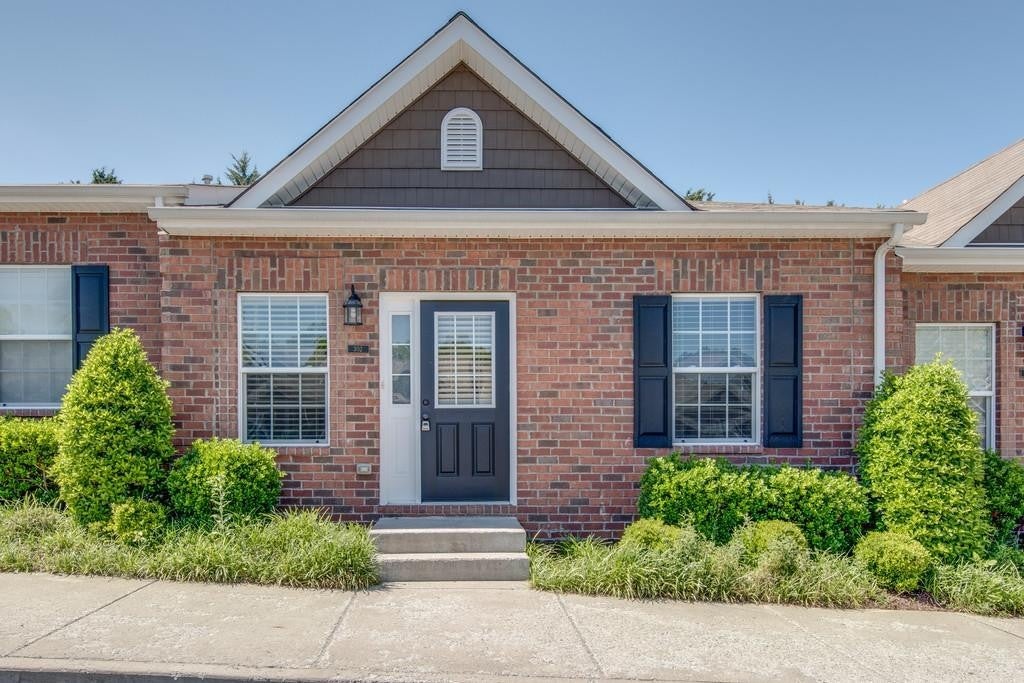 2.0-bed rental at 1101 Downs Blvd 302
