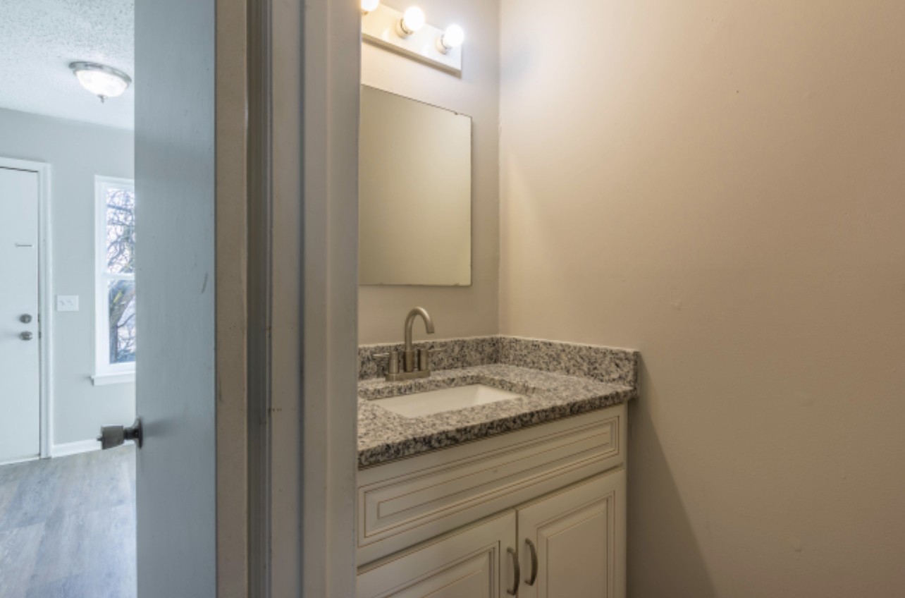 450 Roger Williams Ave