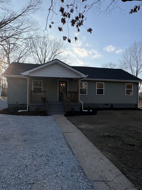 426 Eastside Dr White Bluff TN 37187