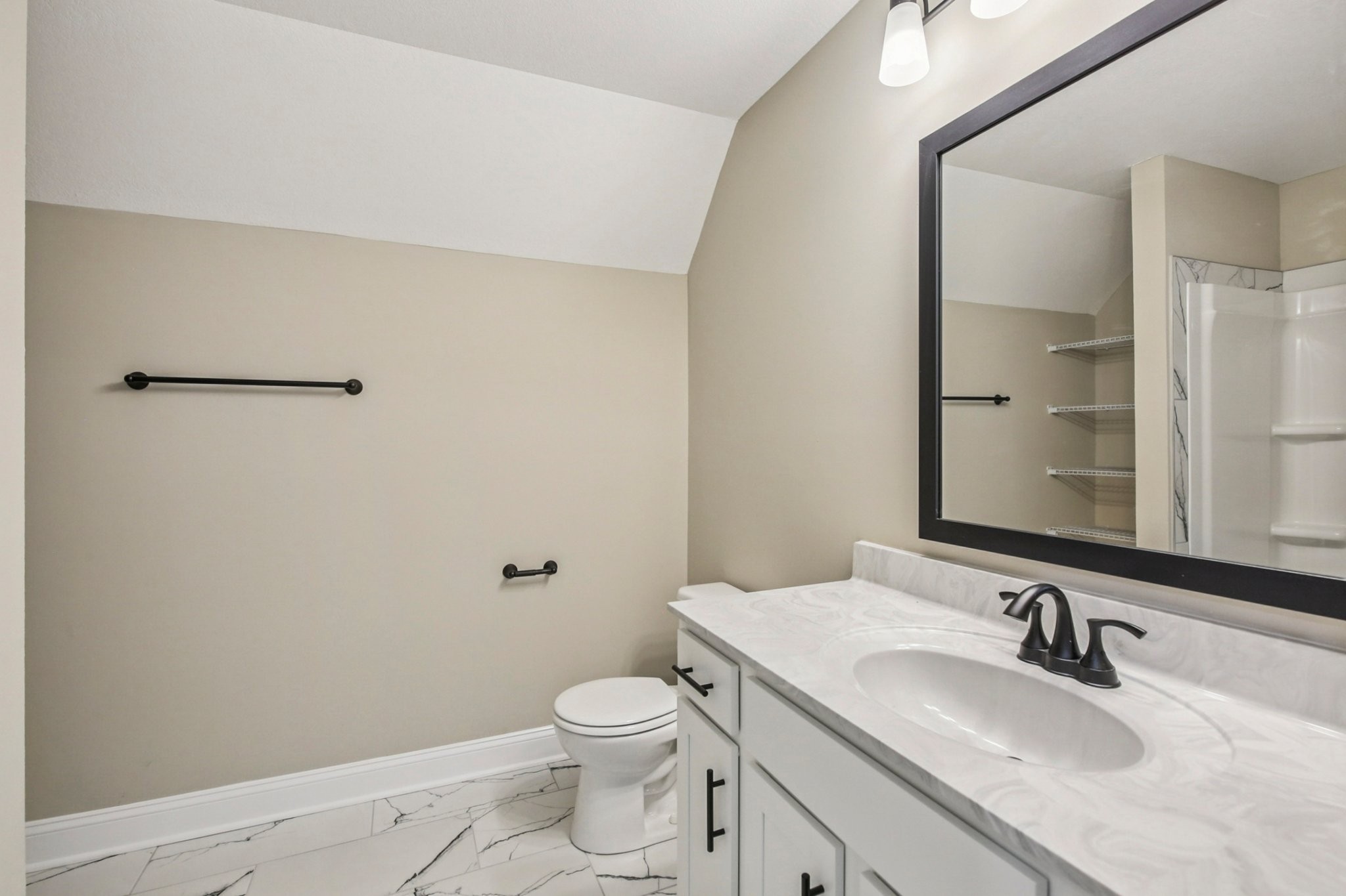 Clarksville, Tennessee 37042, United States, 3 Bedrooms Bedrooms, ,3 BathroomsBathrooms,Residential,Active,205346