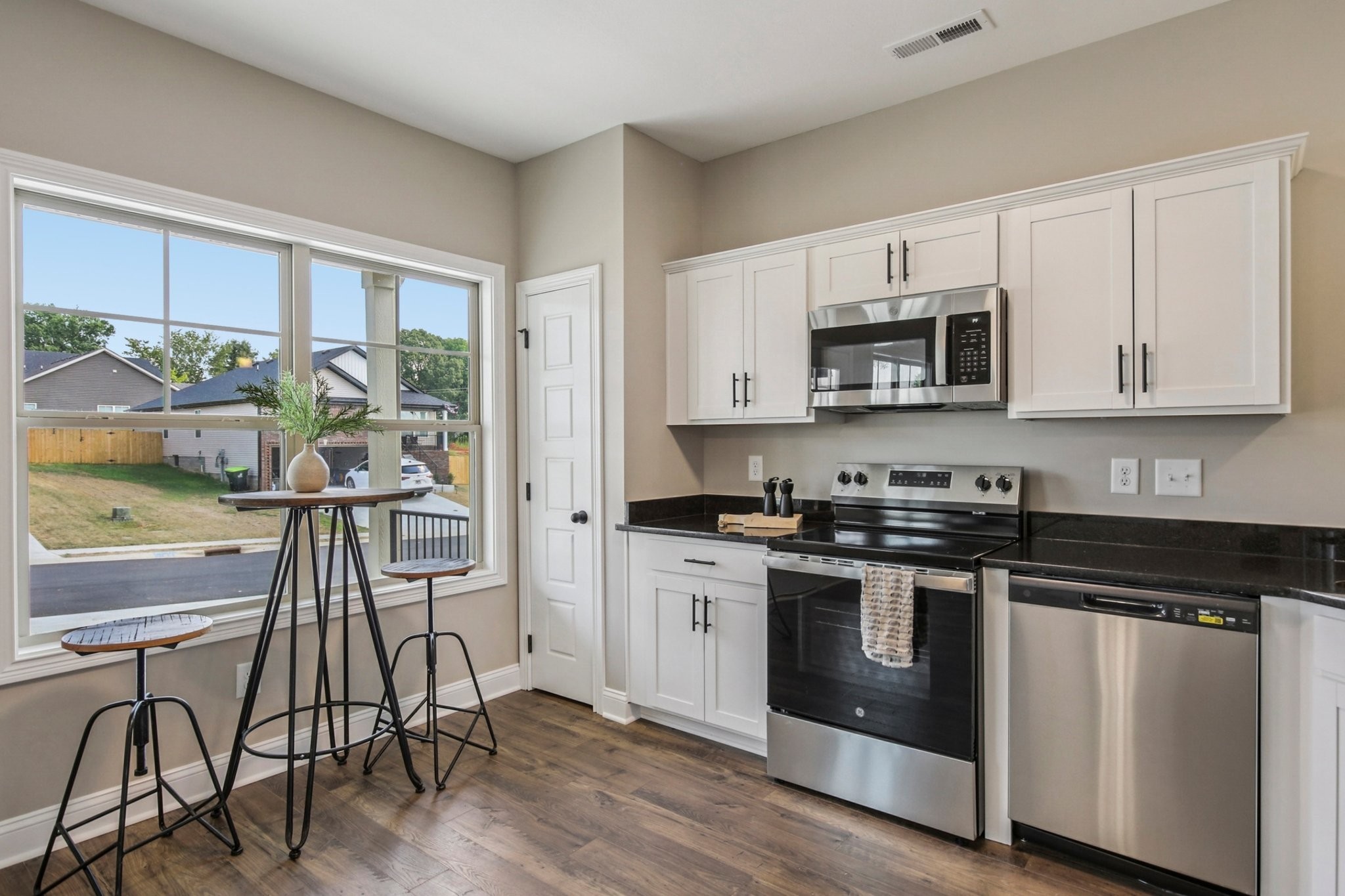 Clarksville, Tennessee 37042, United States, 3 Bedrooms Bedrooms, ,3 BathroomsBathrooms,Residential,Active,205346