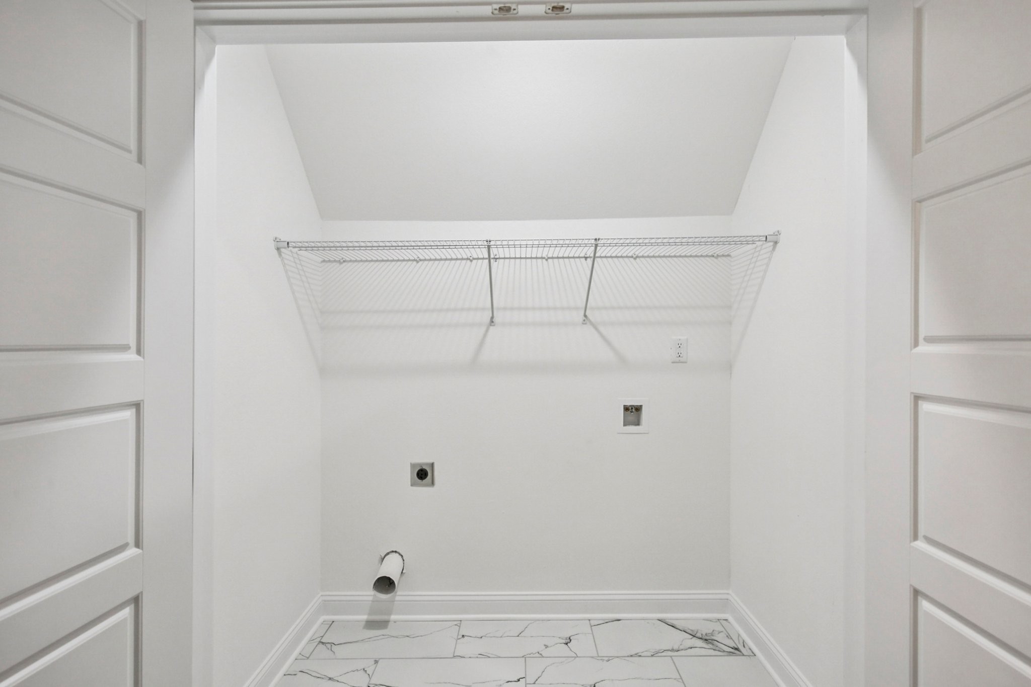 Clarksville, Tennessee 37042, United States, 3 Bedrooms Bedrooms, ,3 BathroomsBathrooms,Residential,Active,205346