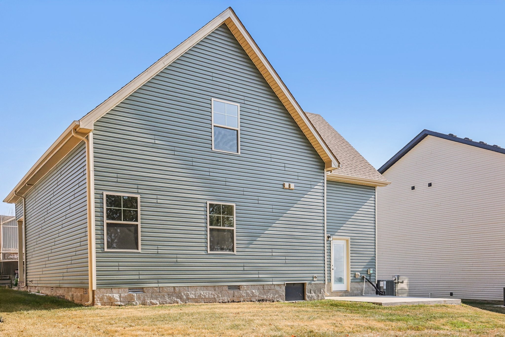 Clarksville, Tennessee 37042, United States, 3 Bedrooms Bedrooms, ,3 BathroomsBathrooms,Residential,Active,205346