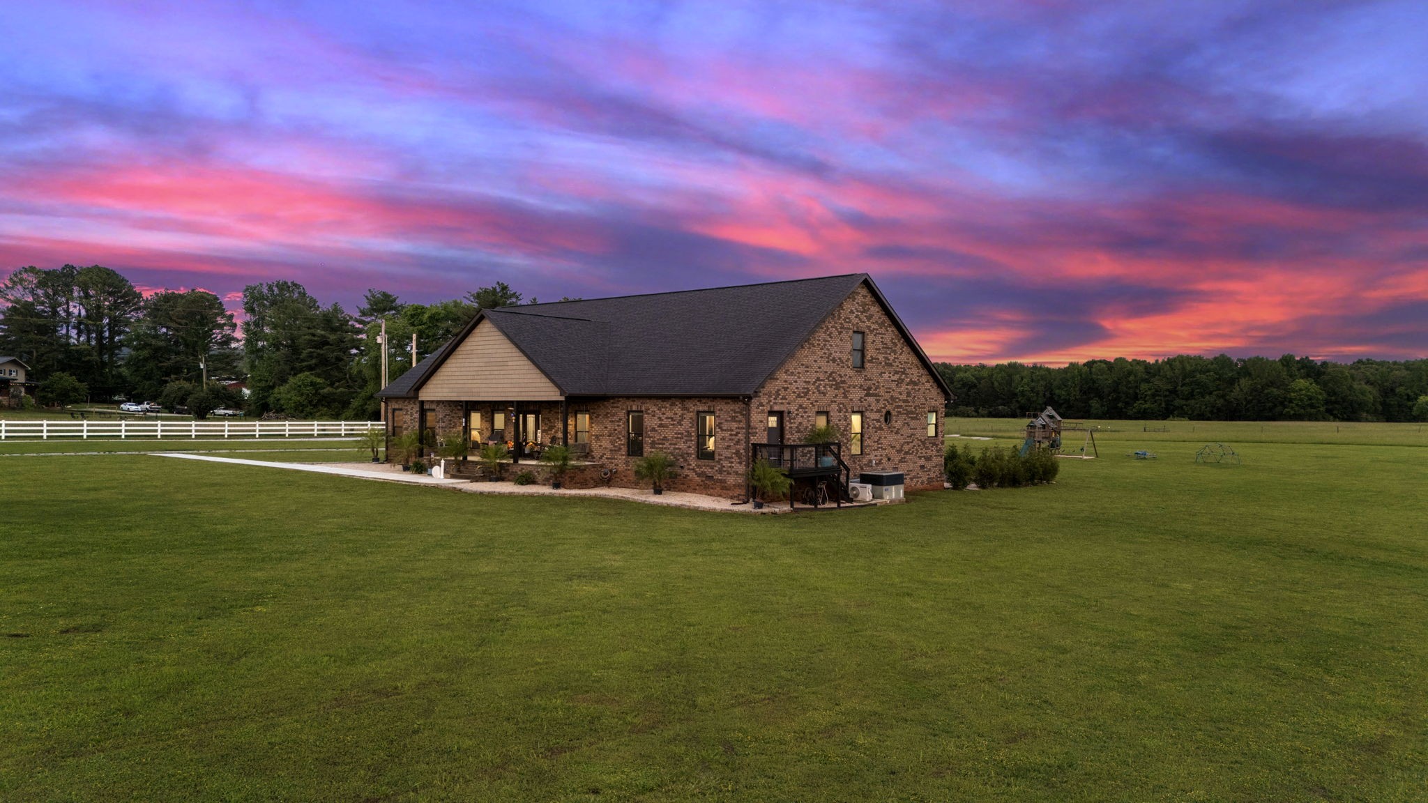60 Peachtree Ln