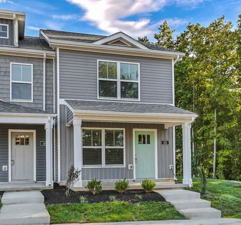 151 Quarry Point Dr Clarksville TN 37043