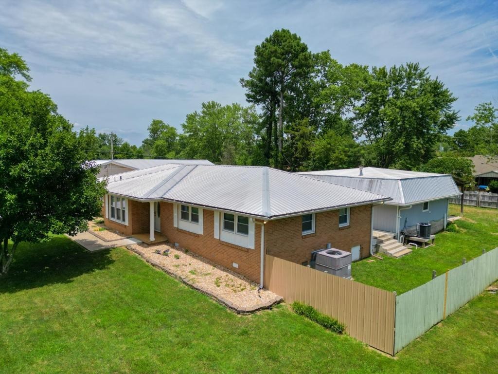 1017 Primrose Dr