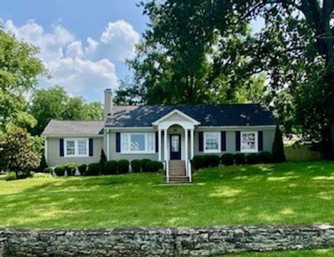 901 Edgewood Dr Columbia TN 38401