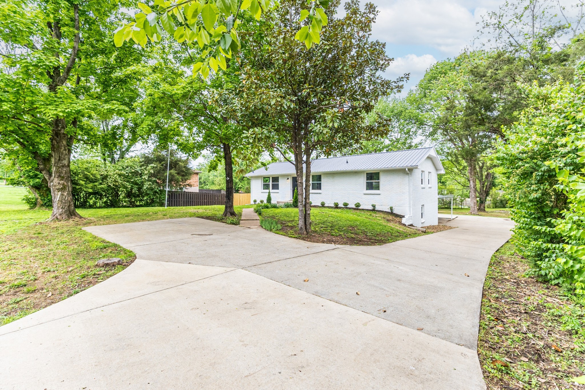 558 Walton Ferry Rd