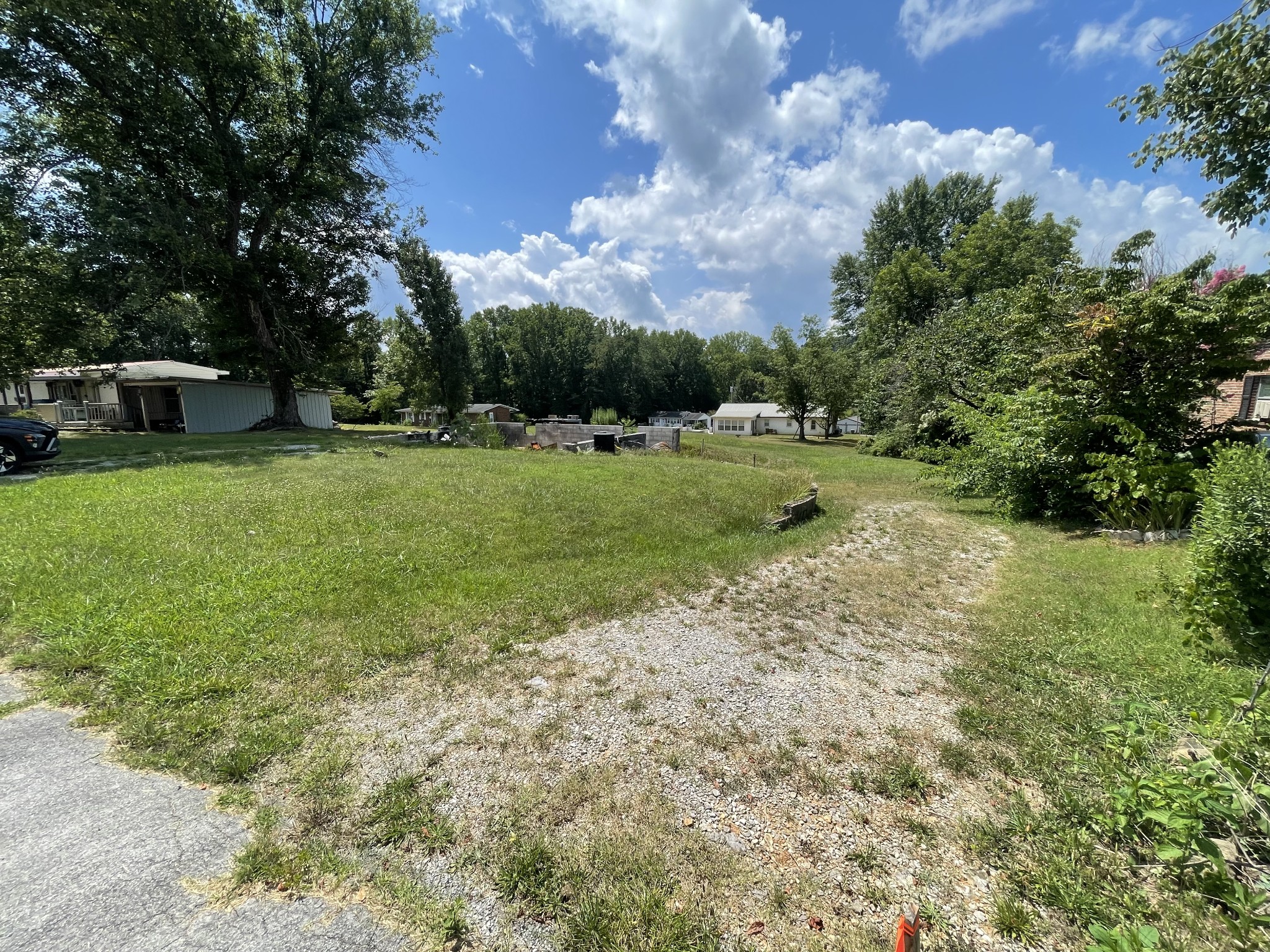 415 Hillcrest Dr