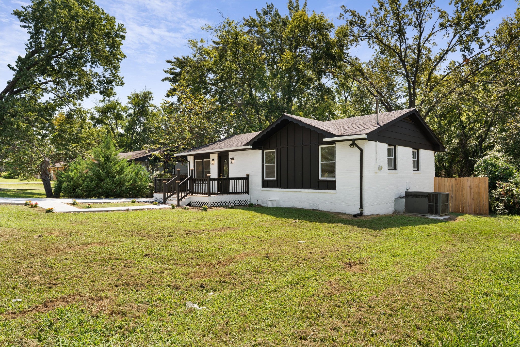 3-bed listing at 2503 Allenwood Dr, Nashville