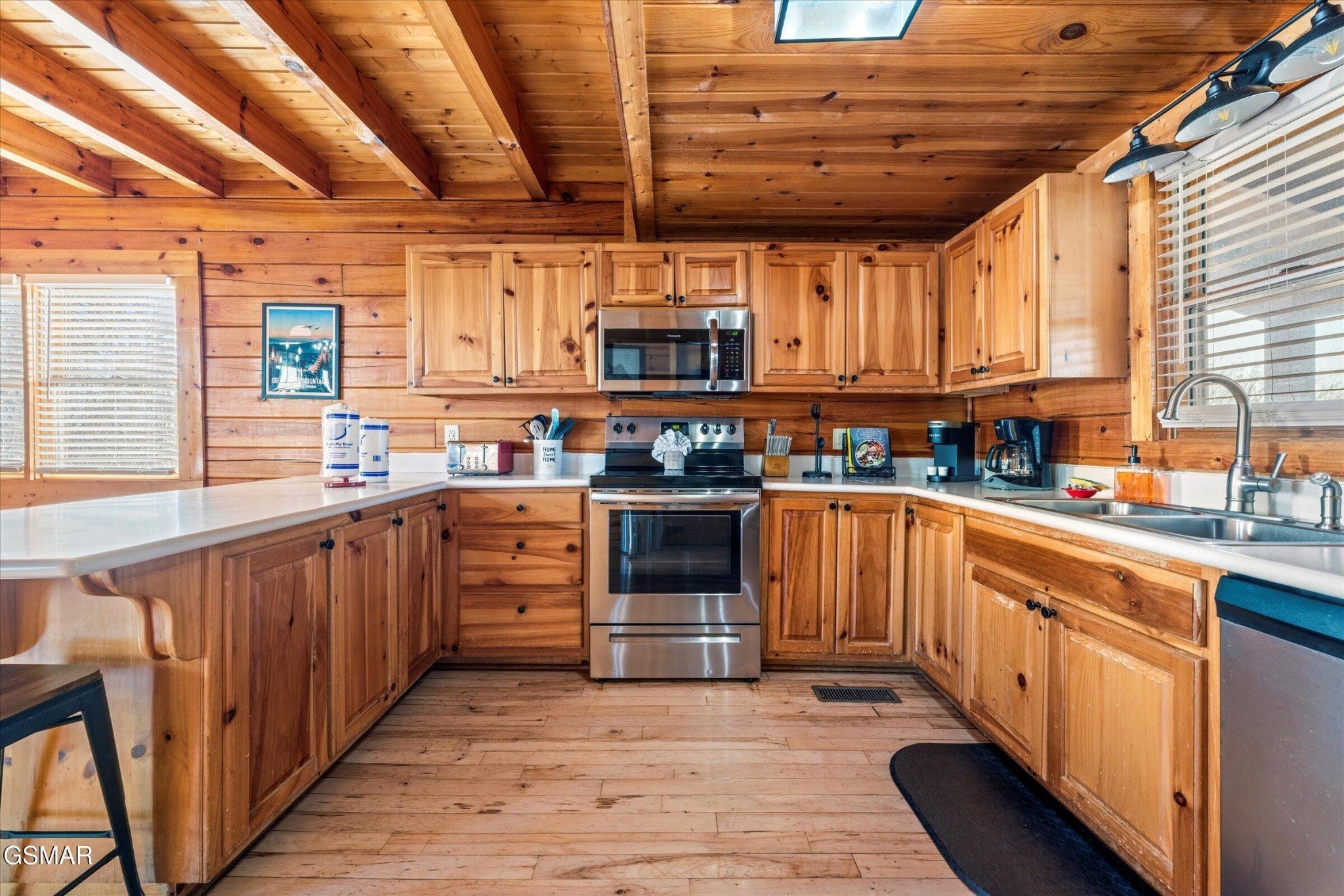 1559 Rainbow Ridge Road