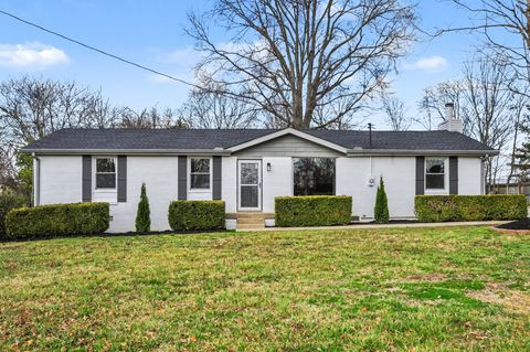 104 N Hillwood Cir Greenbrier TN 37073