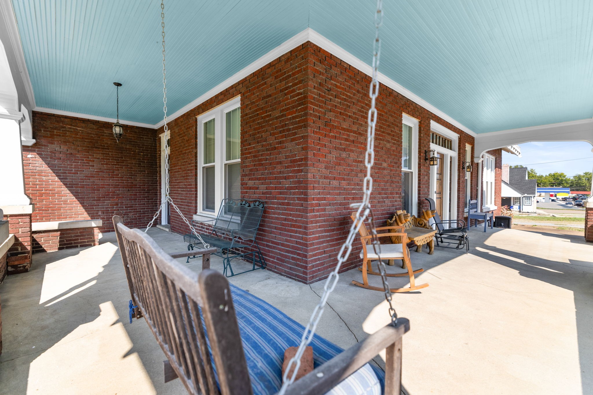 527 Deery St
